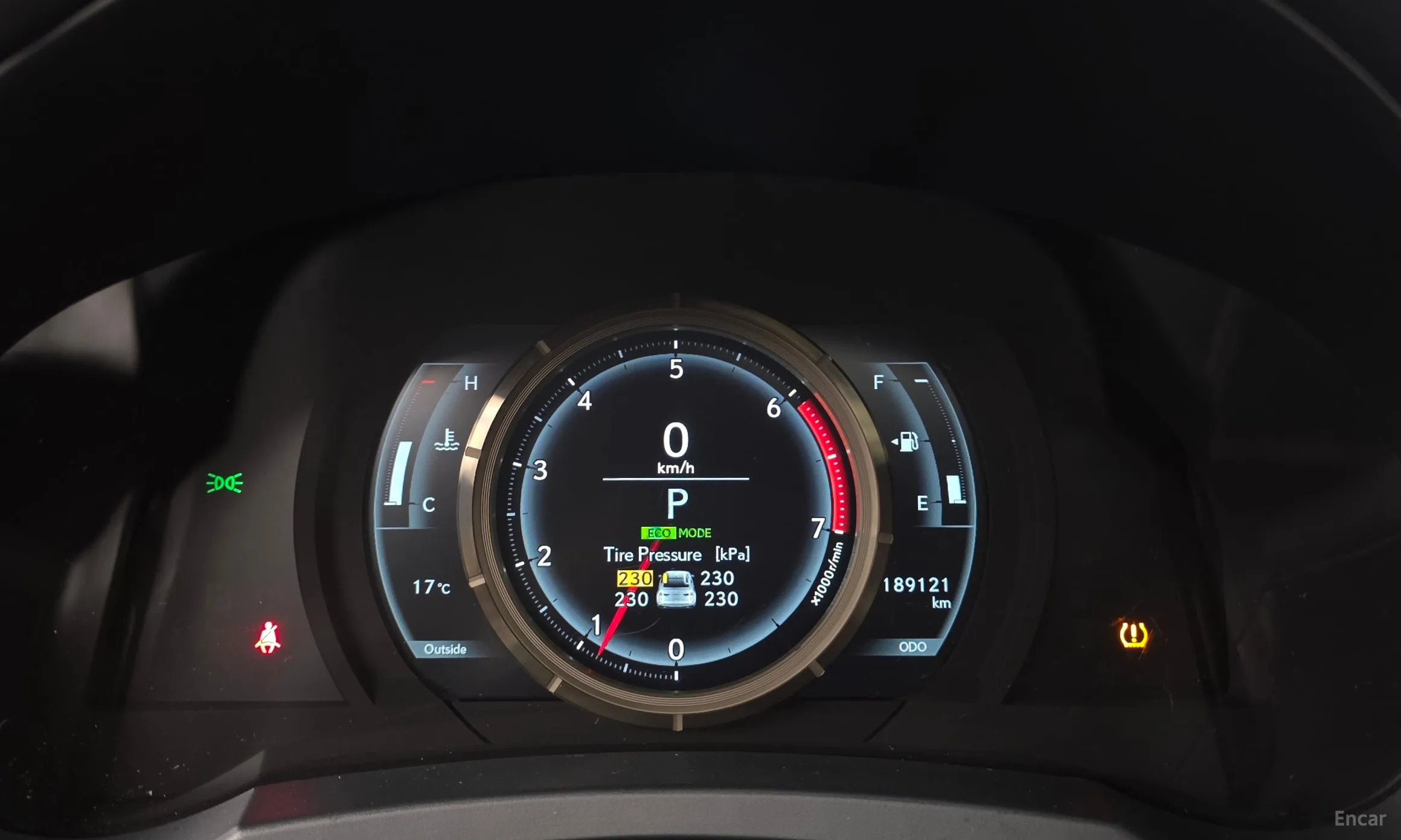 Lexus New IS300 превью 8