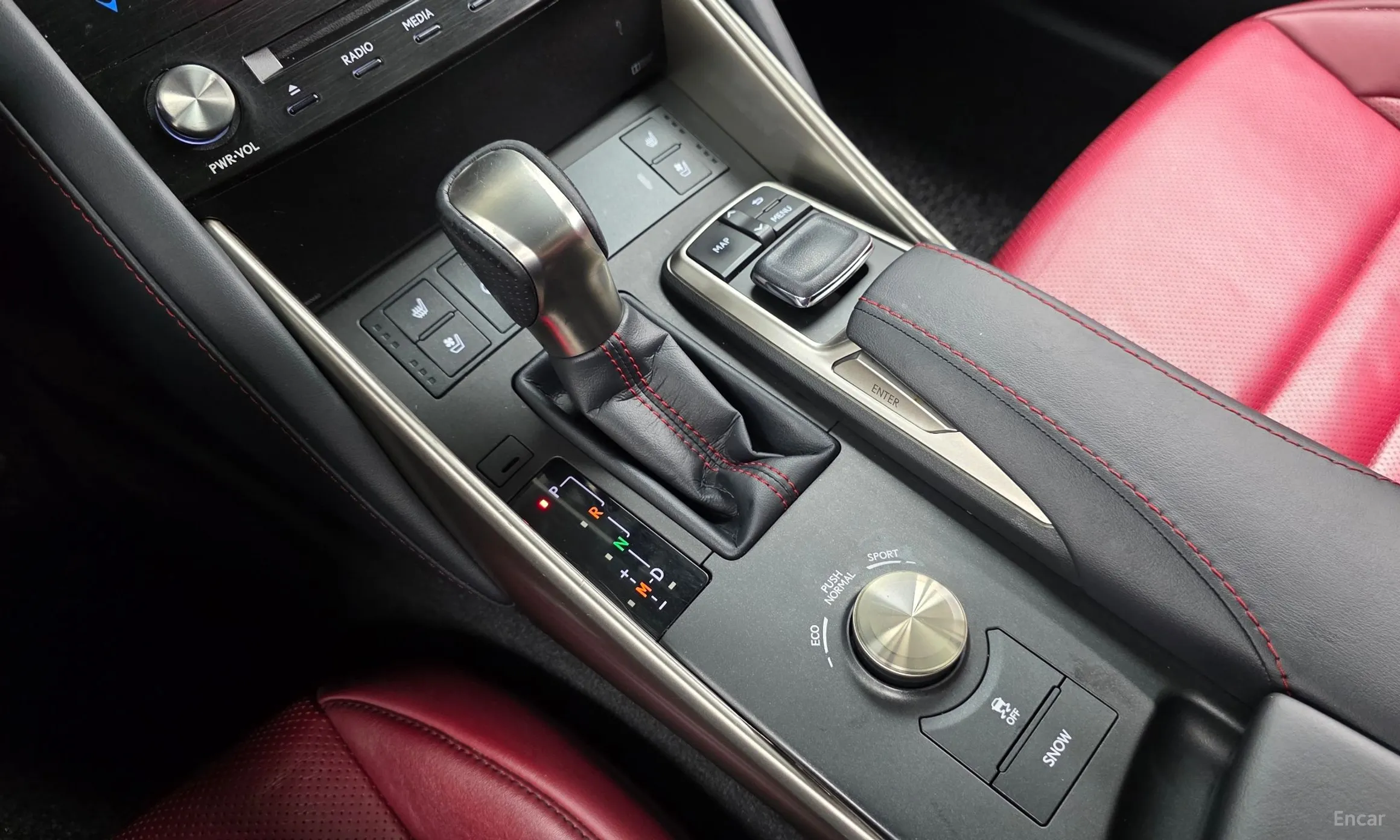 Lexus New IS300 превью 9