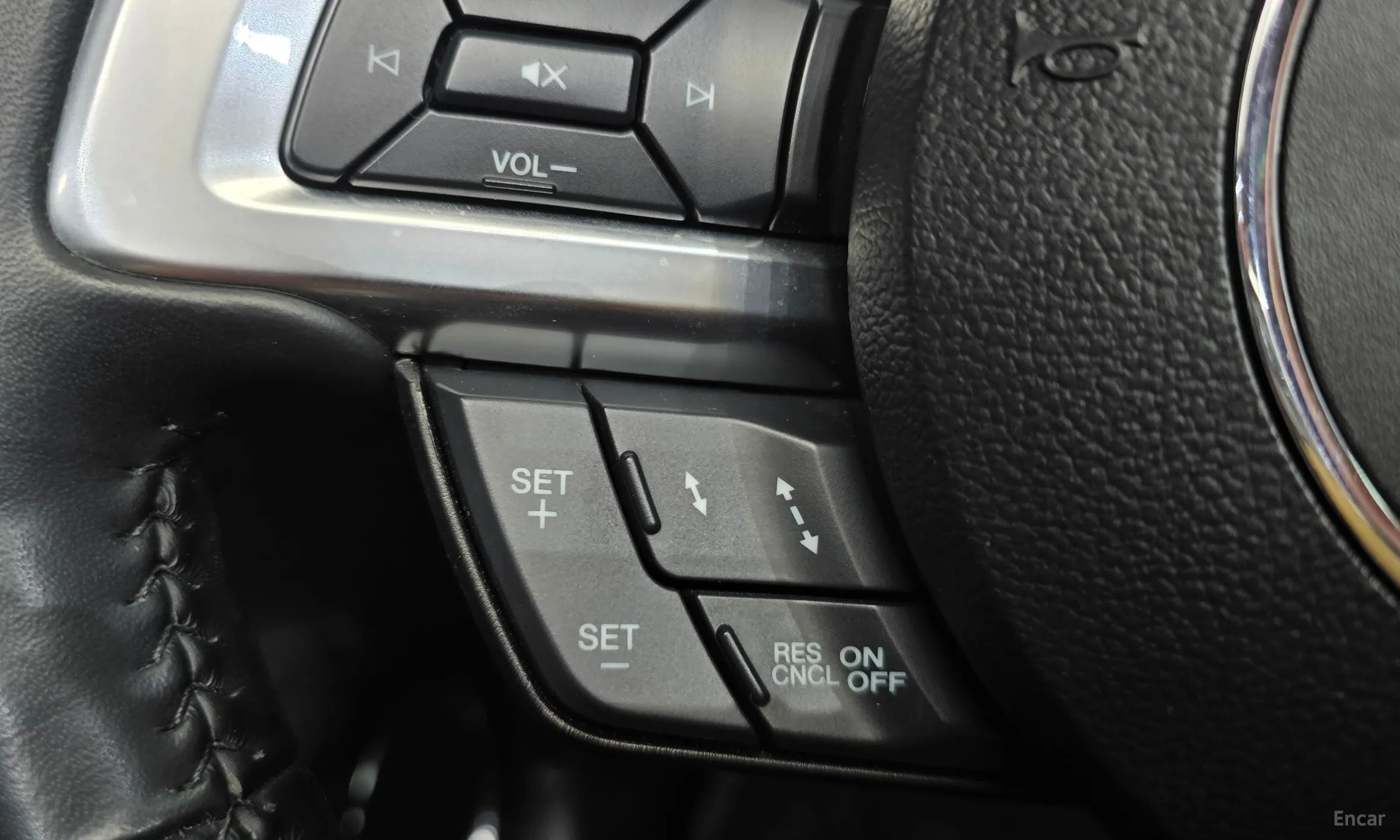 Ford Mustang превью 15