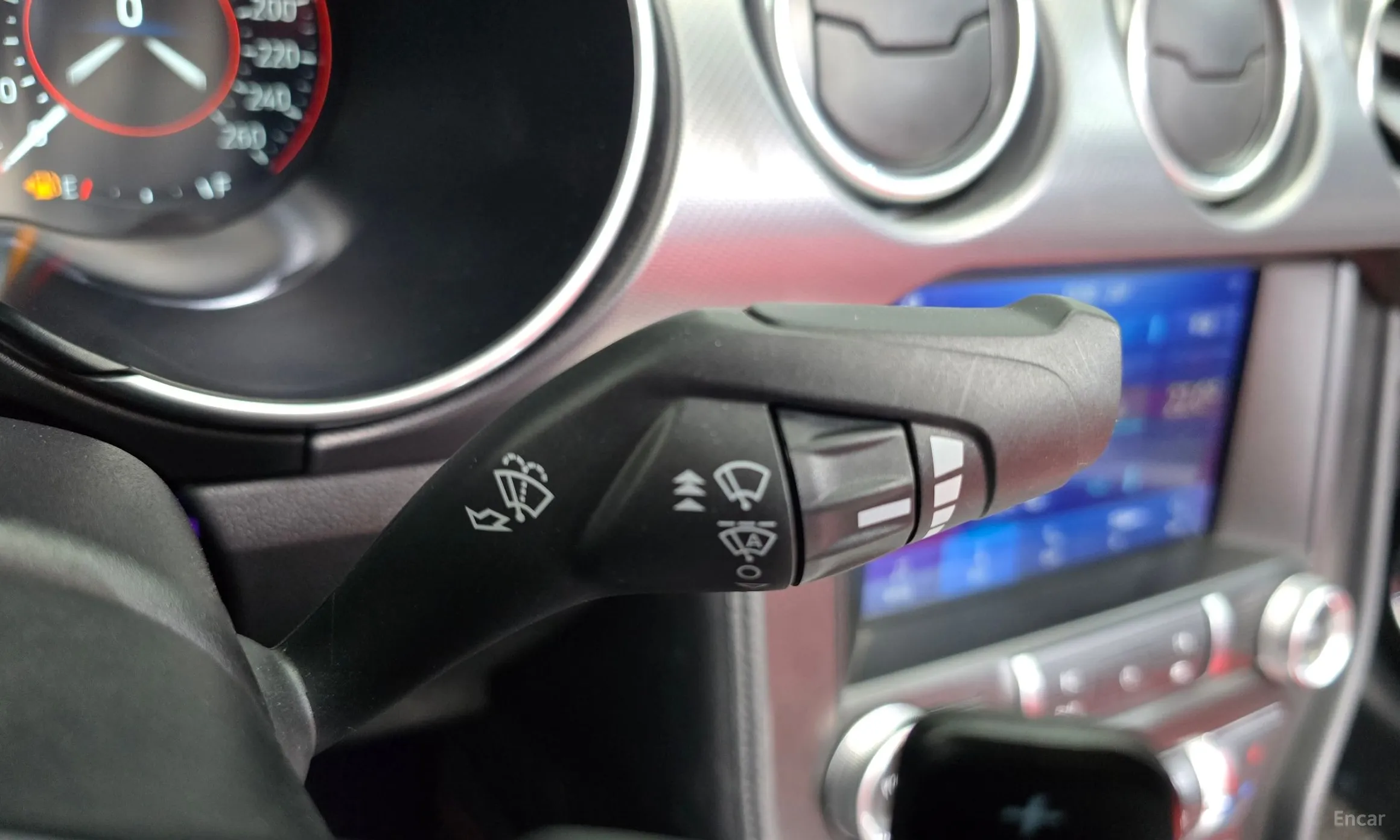 Ford Mustang превью 20