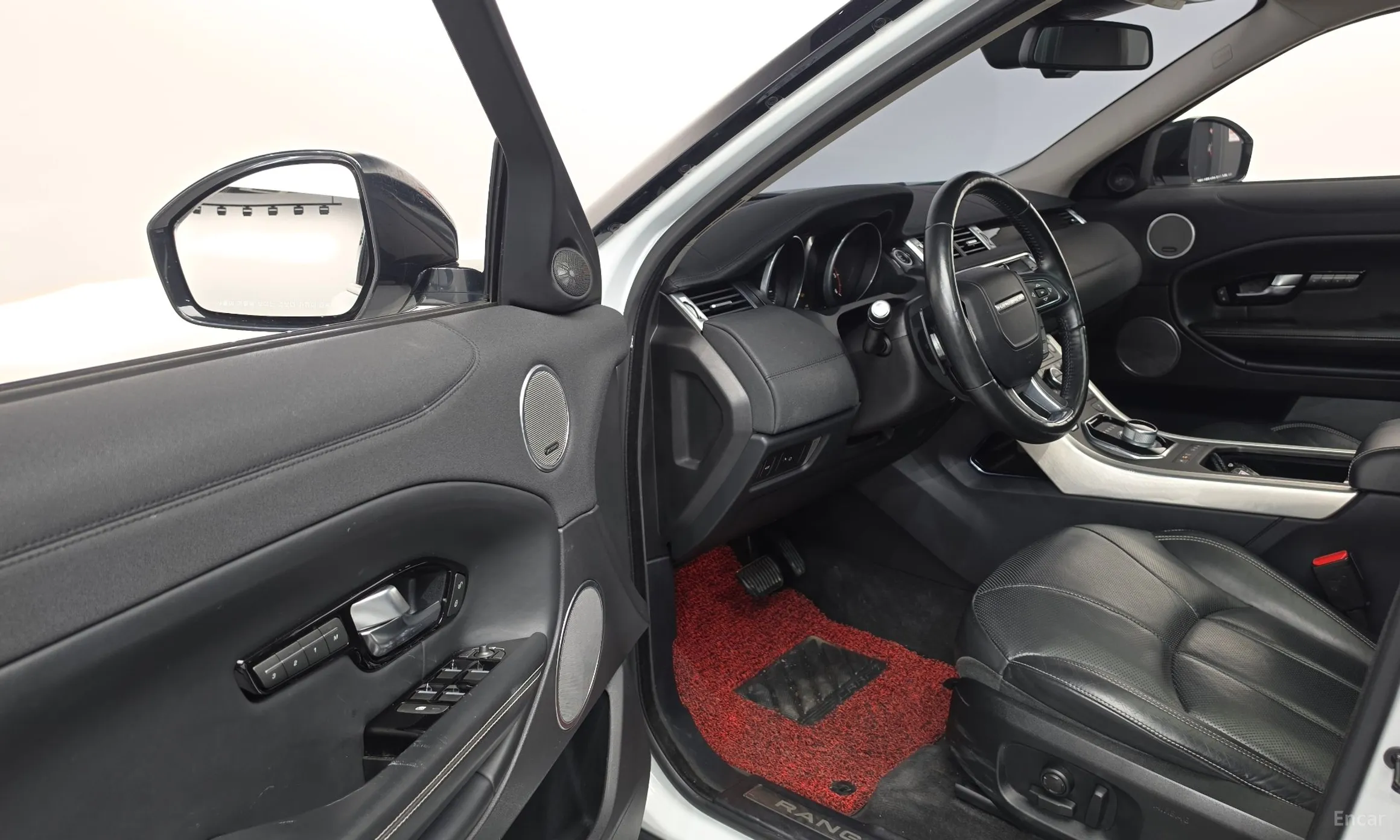 Land Rover Range Rover Evoque превью 10