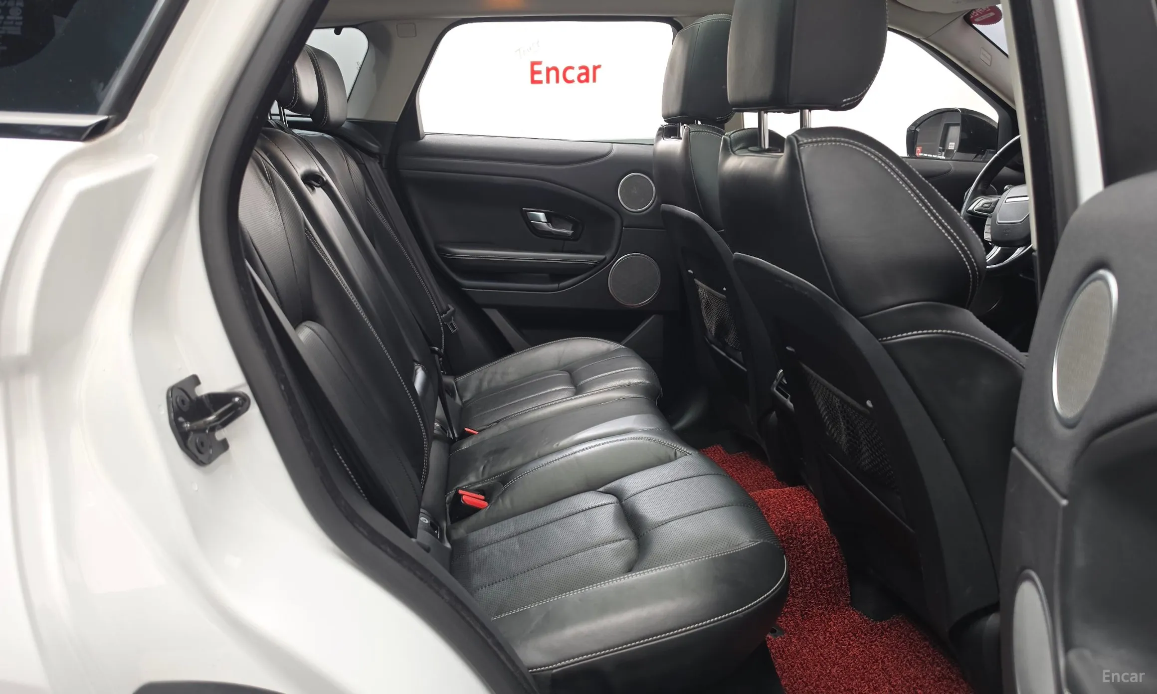 Land Rover Range Rover Evoque превью 12