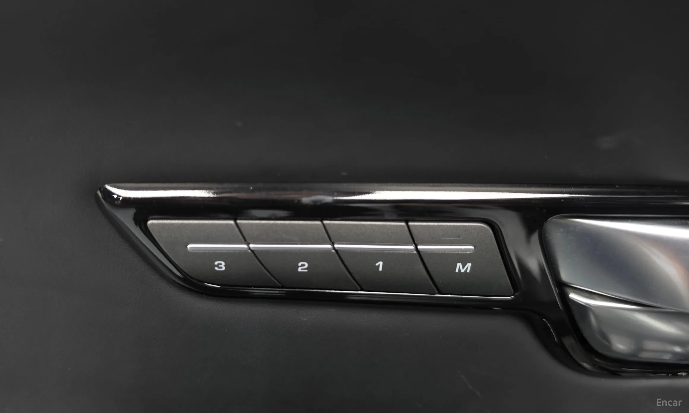 Land Rover Range Rover Evoque превью 19