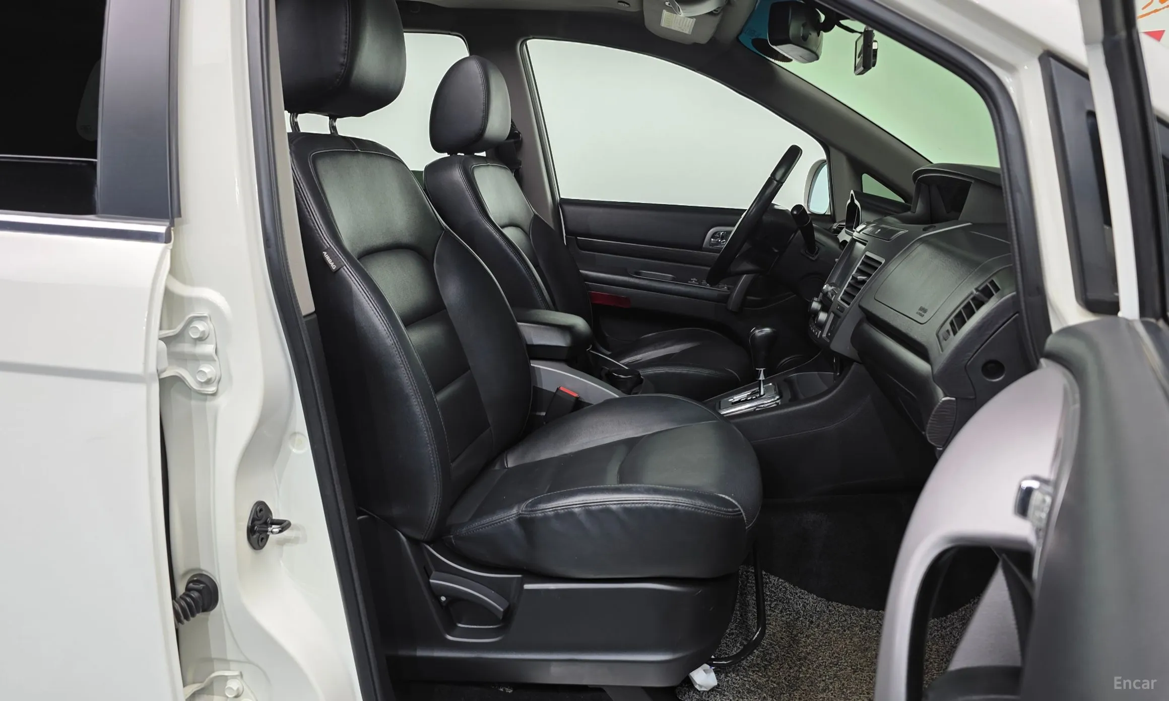 KG Mobility (SsangYong) Korando Turismo превью 11
