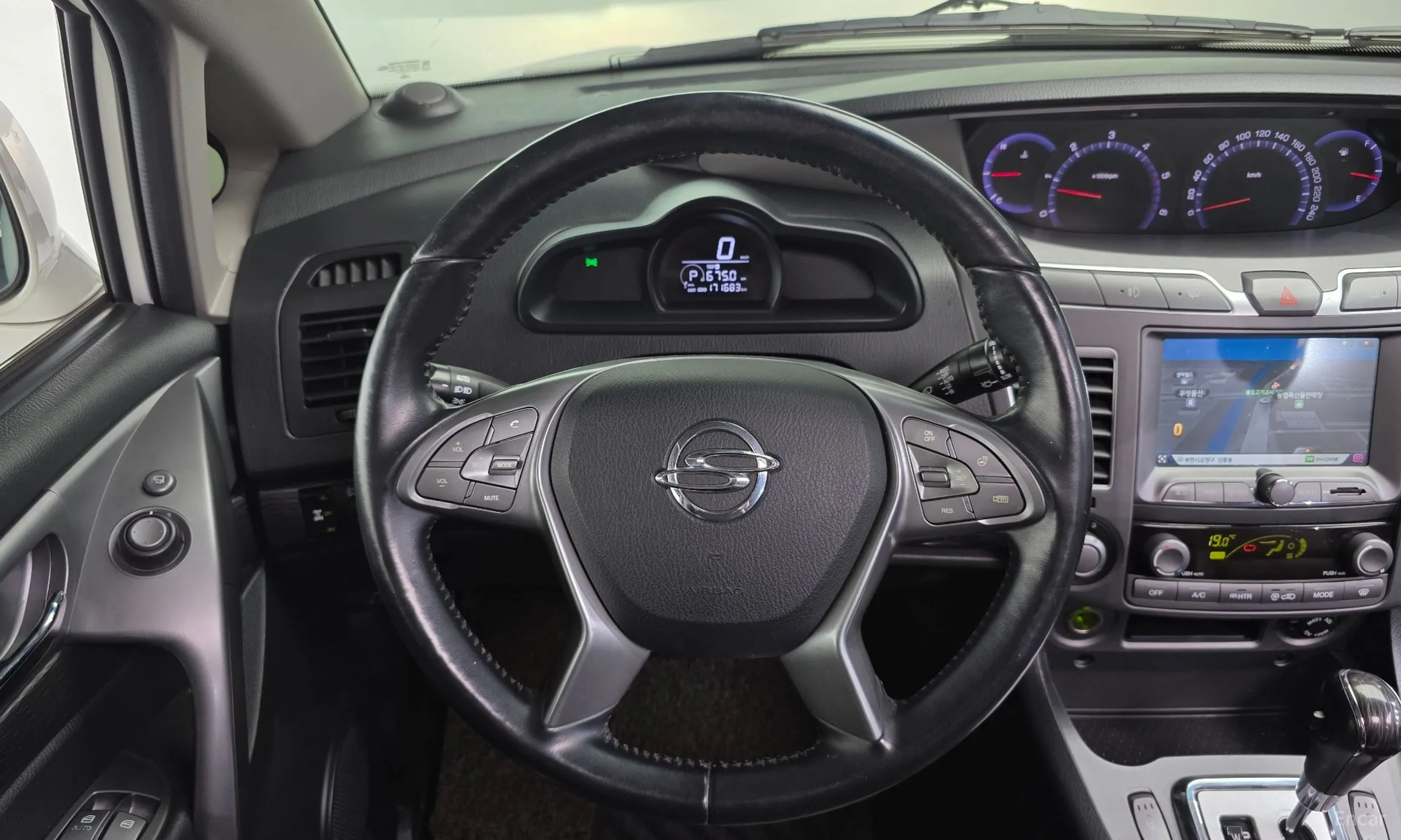 KG Mobility (SsangYong) Korando Turismo превью 13