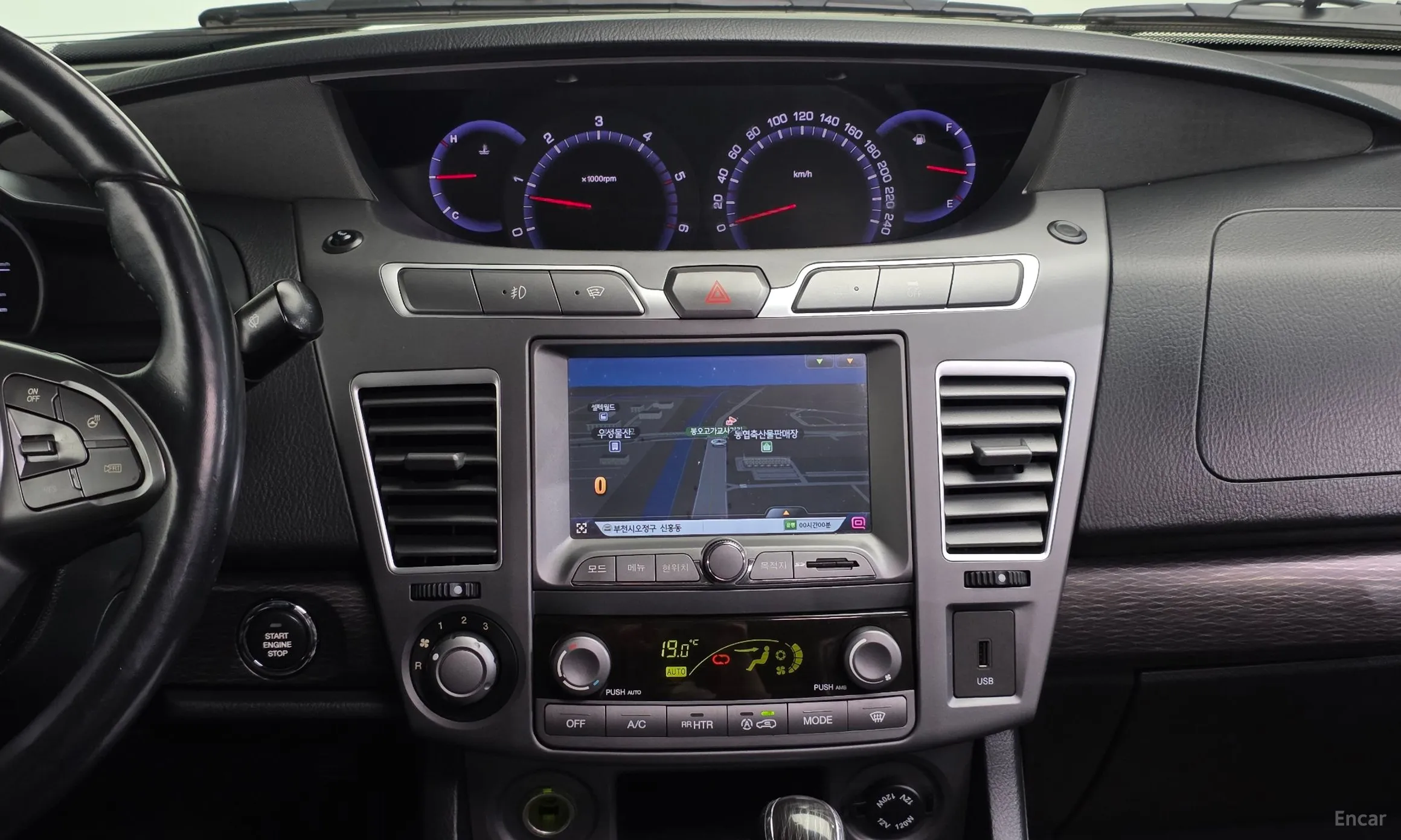 KG Mobility (SsangYong) Korando Turismo превью 14