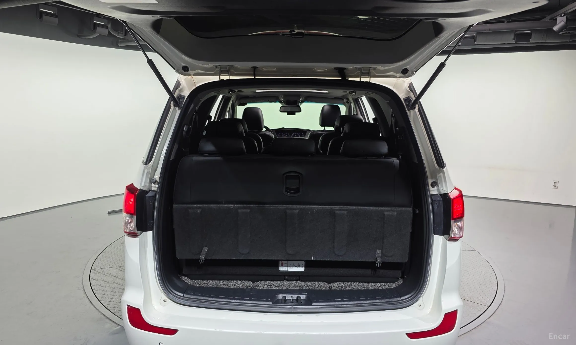 KG Mobility (SsangYong) Korando Turismo превью 20