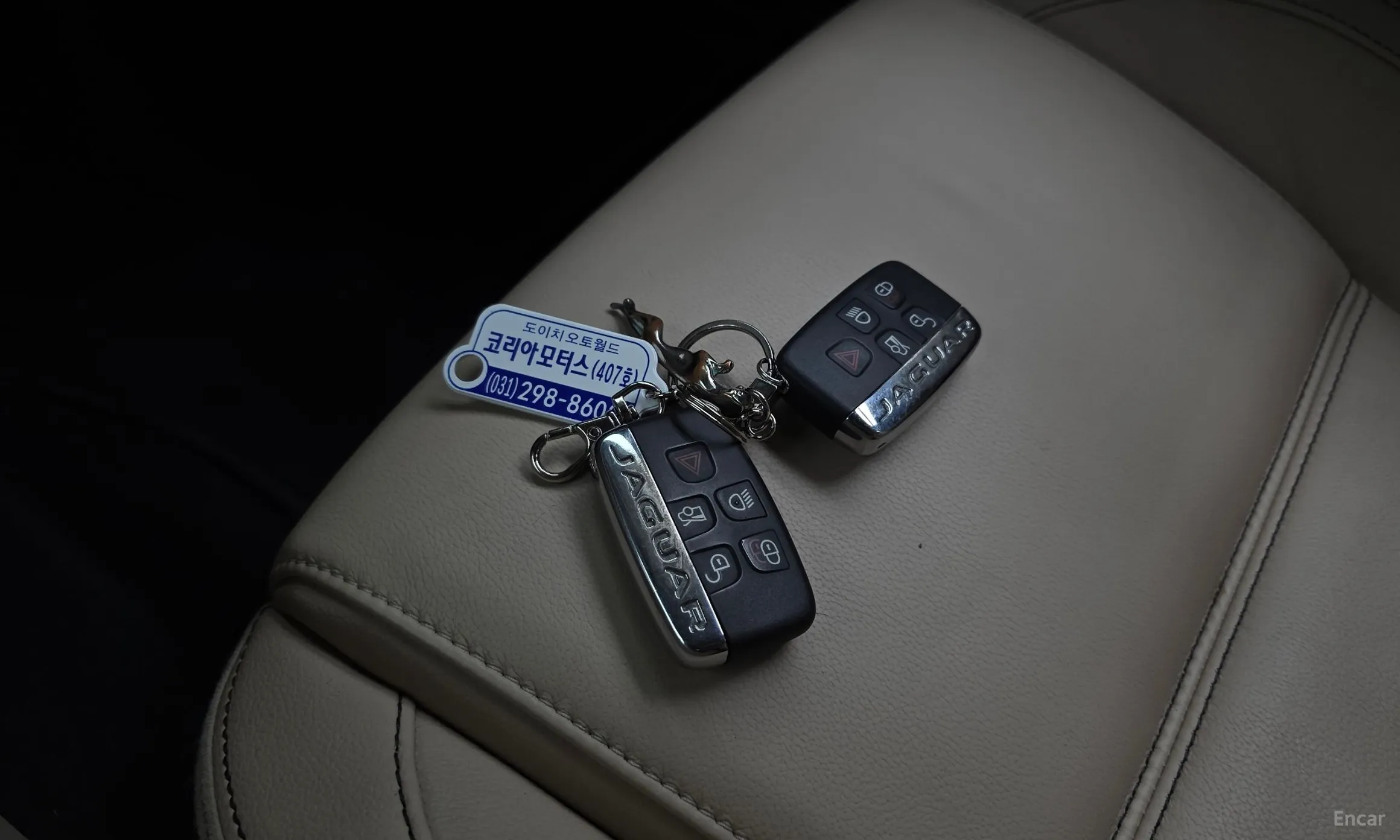 Jaguar XE превью 17