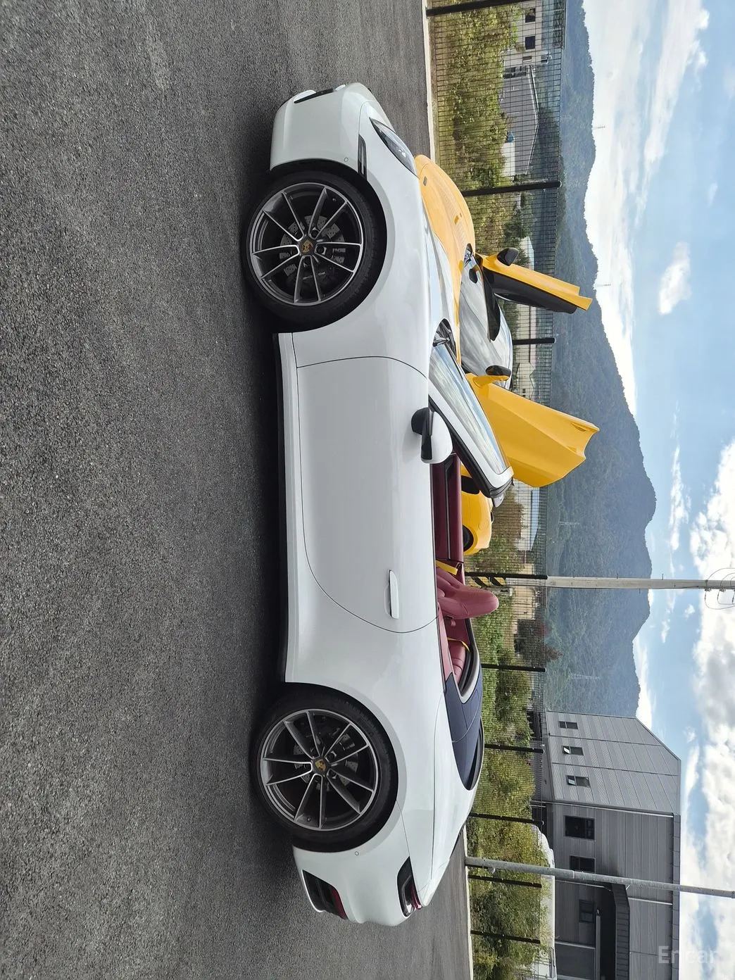 Porsche 911 (992) превью 4
