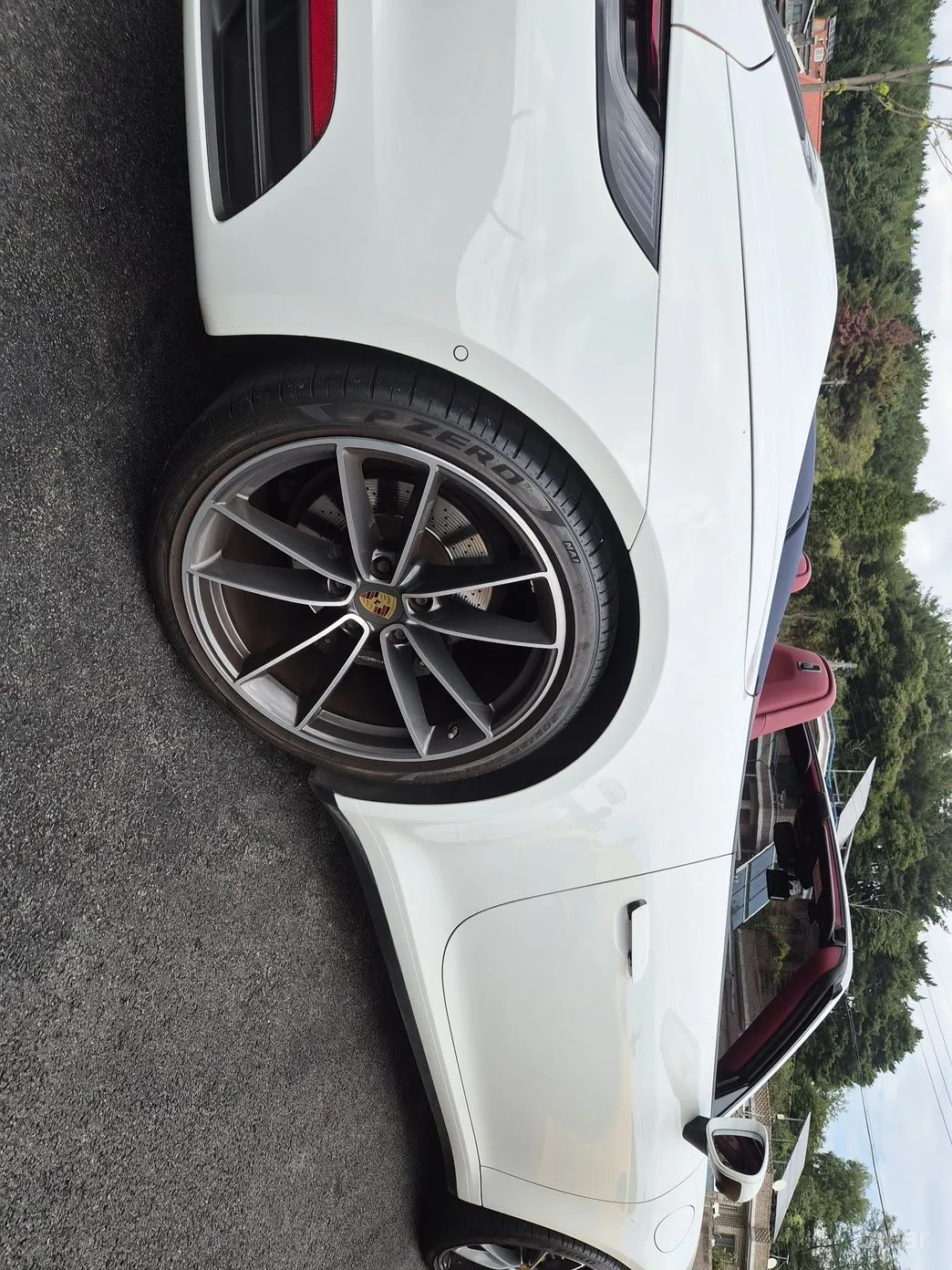 Porsche 911 (992) превью 8