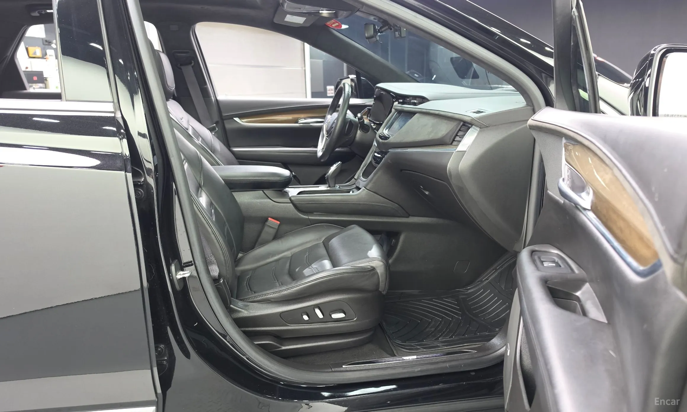 Cadillac XT5 превью 11