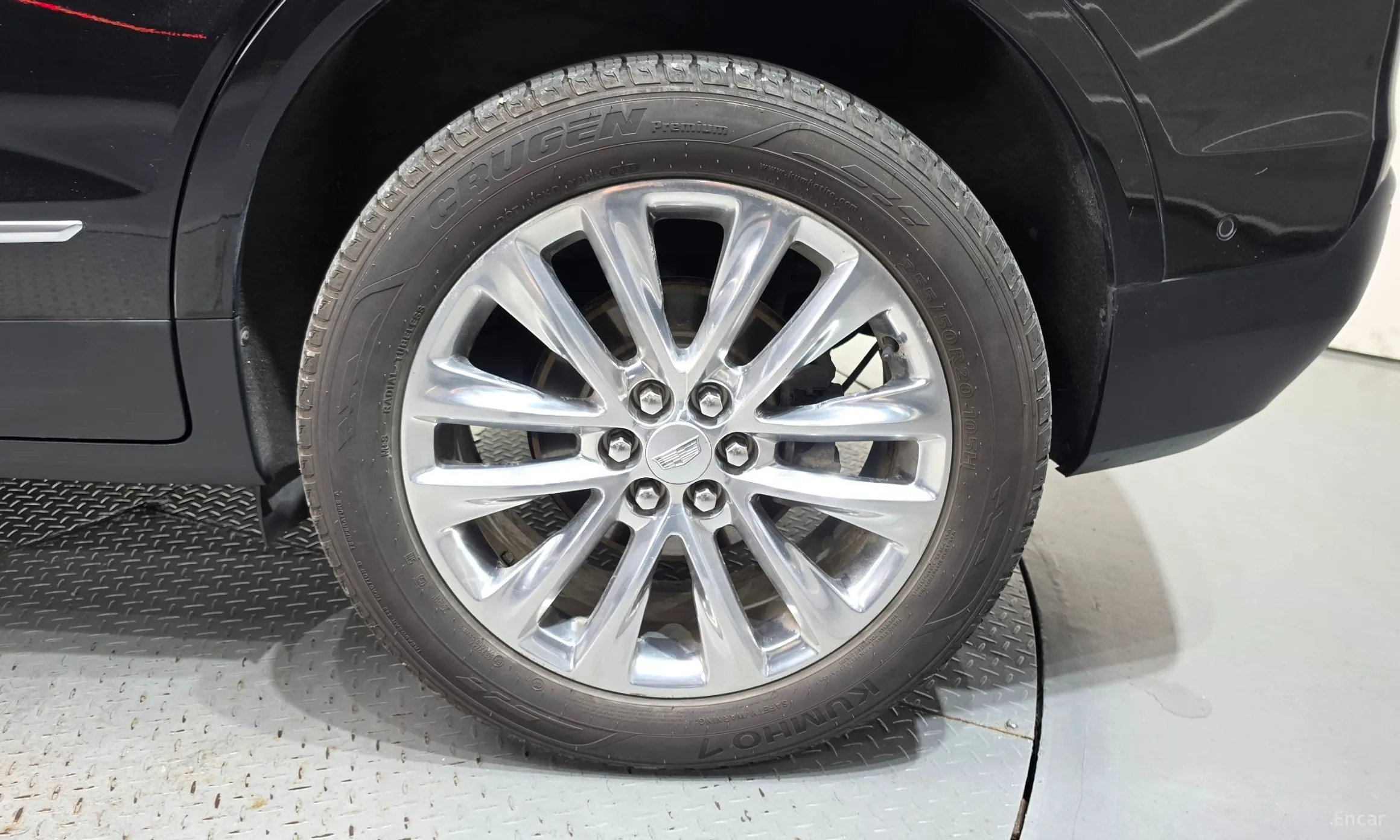 Cadillac XT5 превью 5