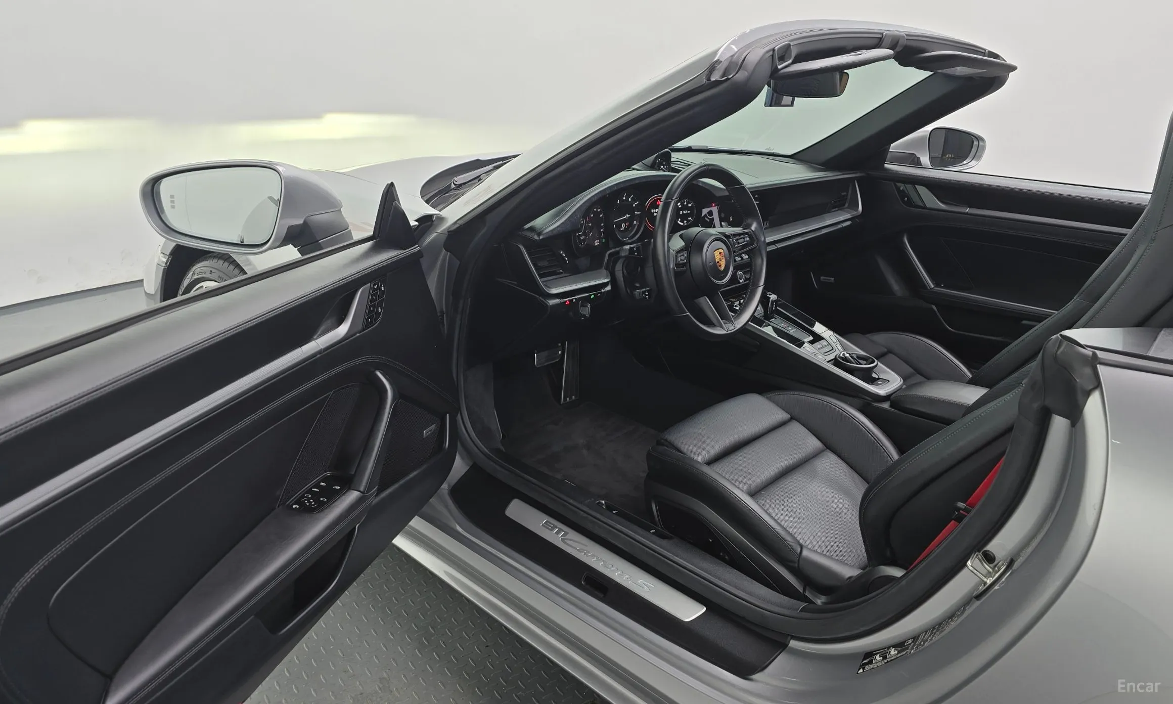 Porsche 911 (992) превью 10