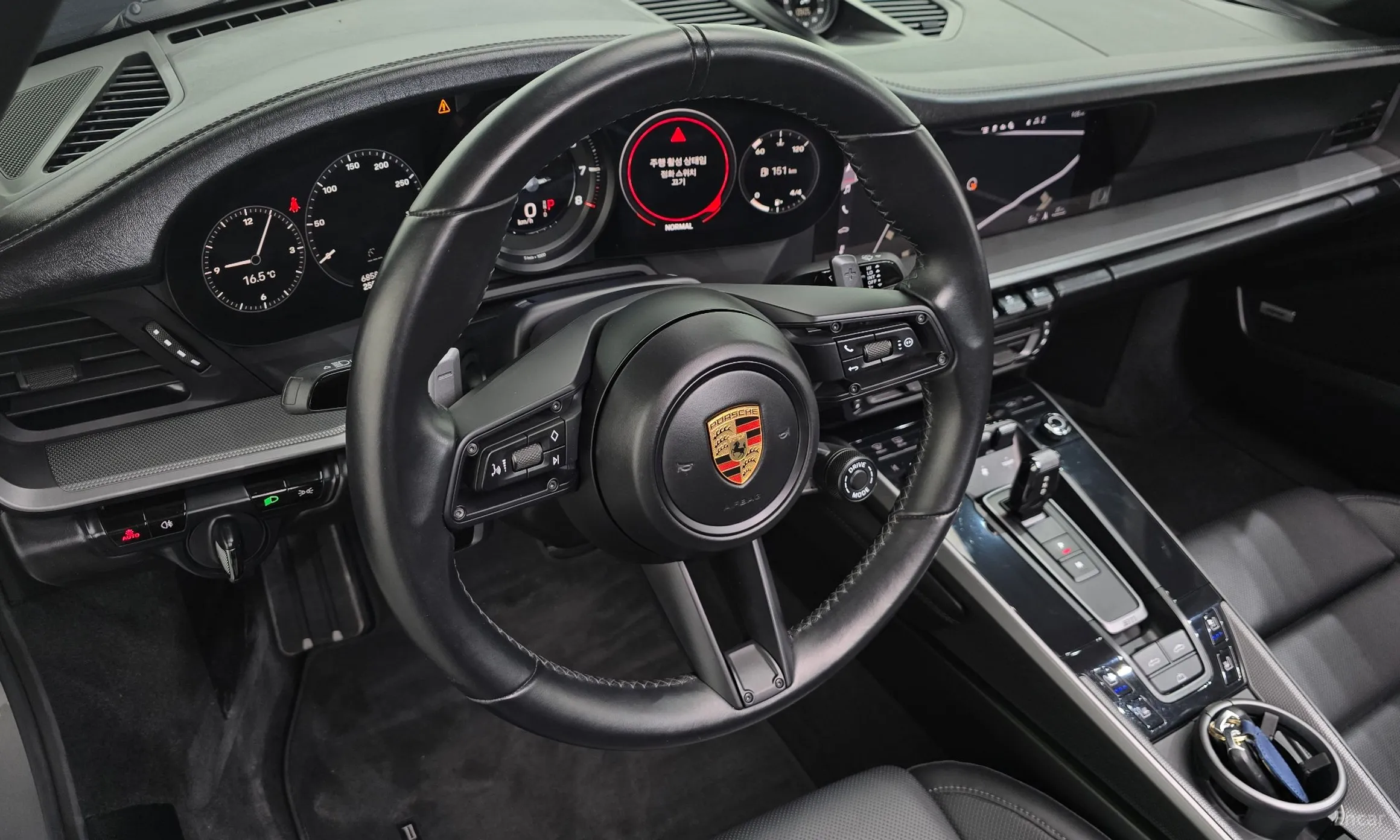 Porsche 911 (992) превью 15