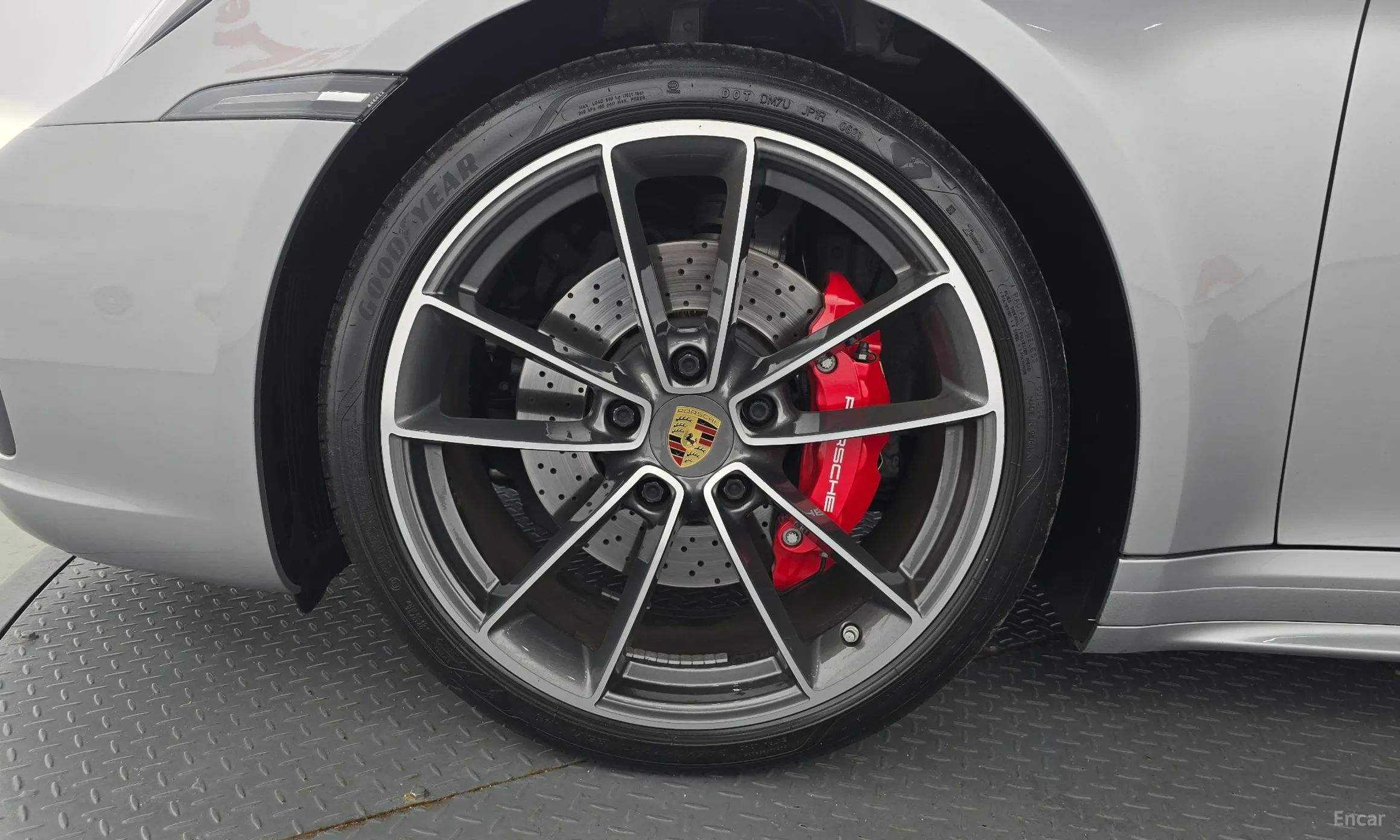 Porsche 911 (992) превью 5