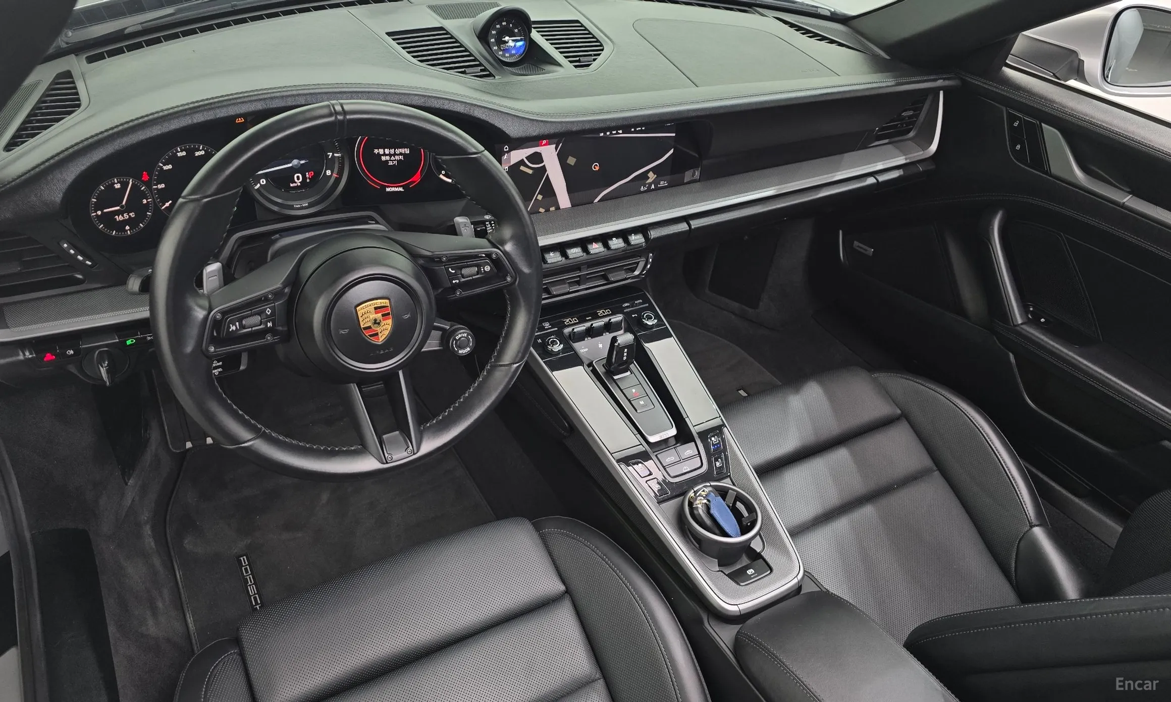 Porsche 911 (992) превью 7