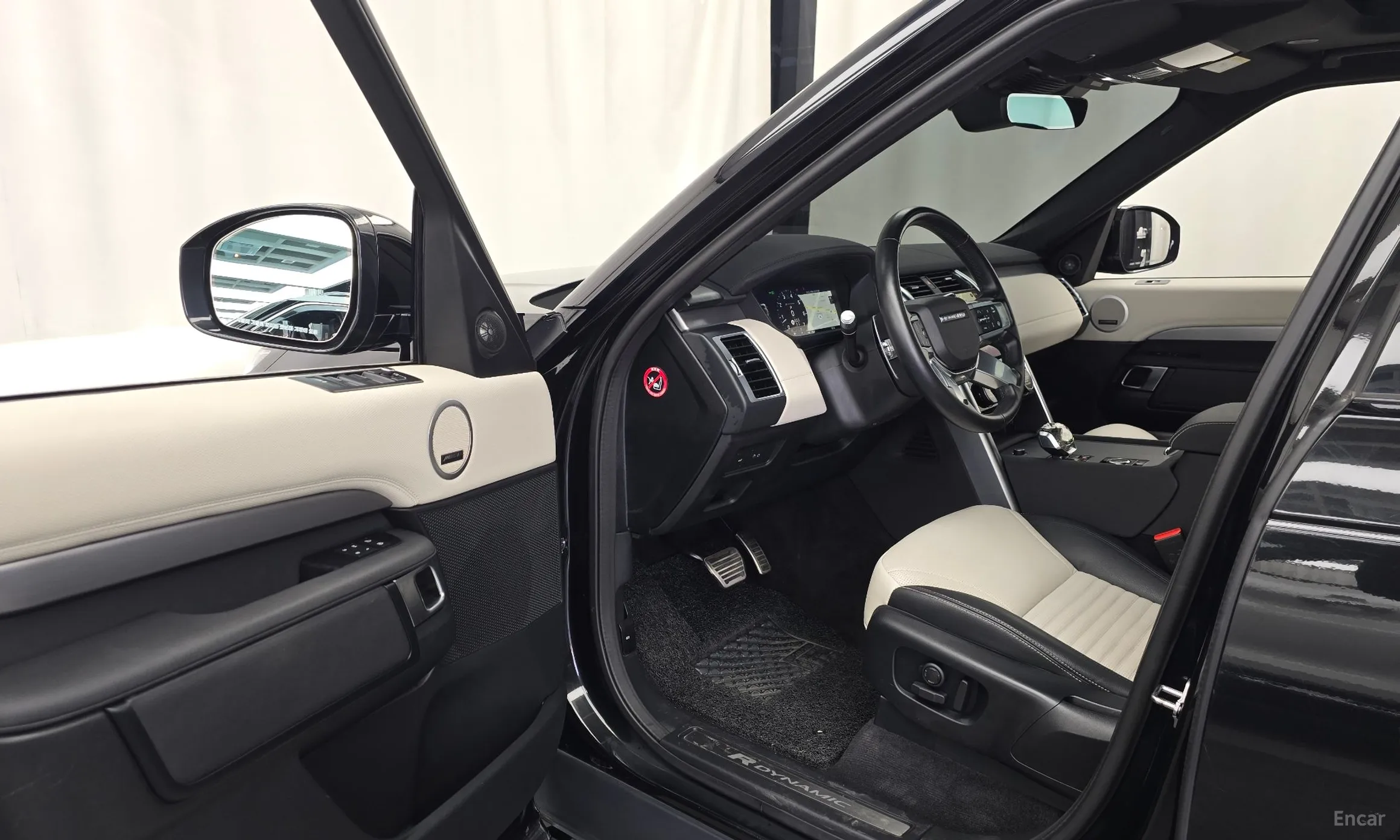 Land Rover Discovery 5 превью 10