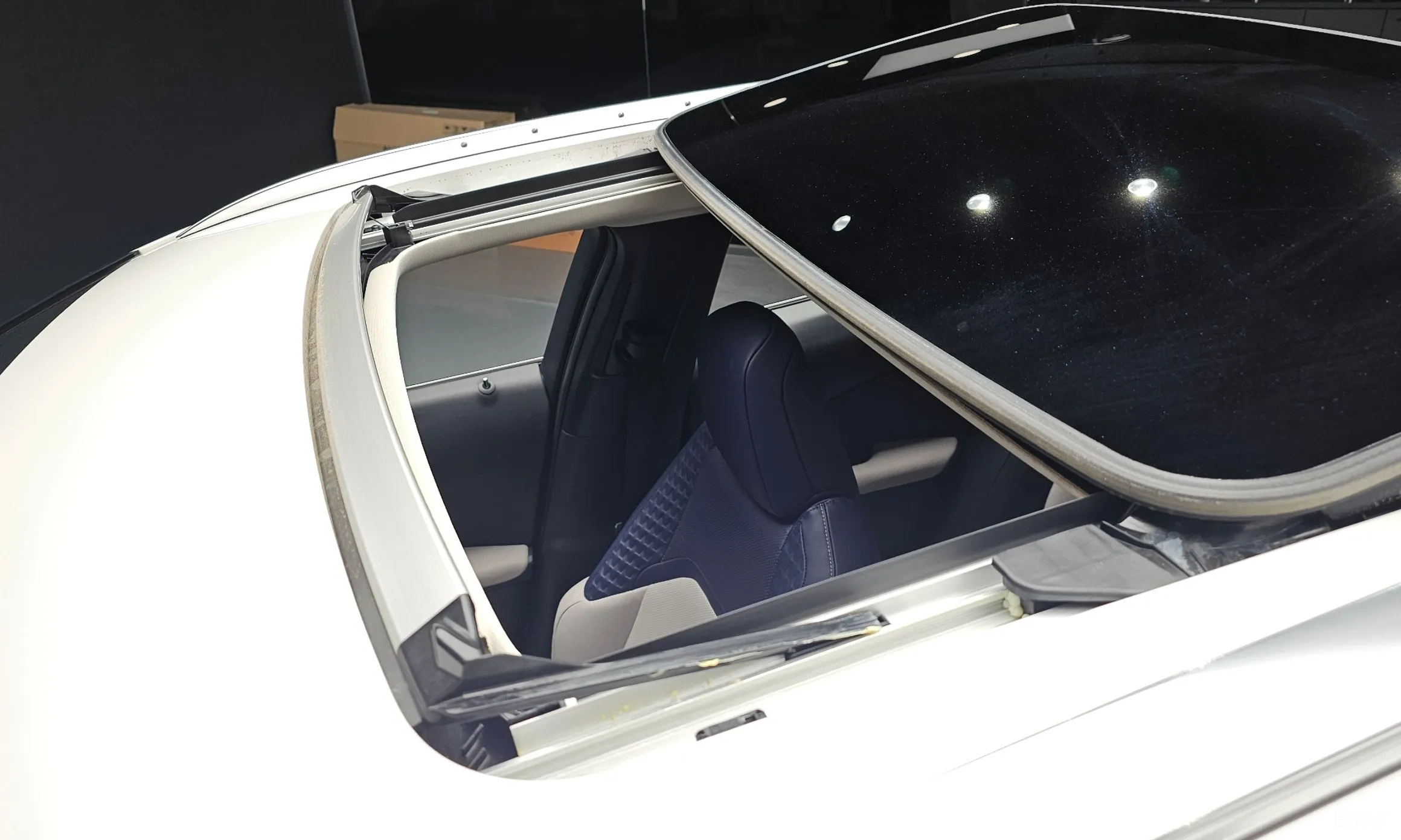 Lexus UX250h превью 19