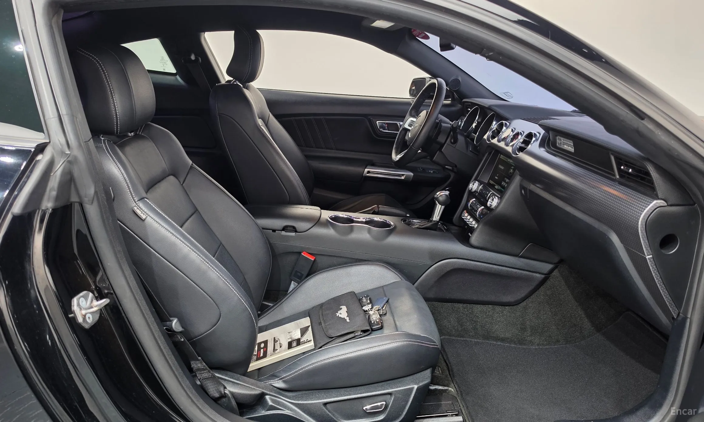 Ford Mustang превью 11