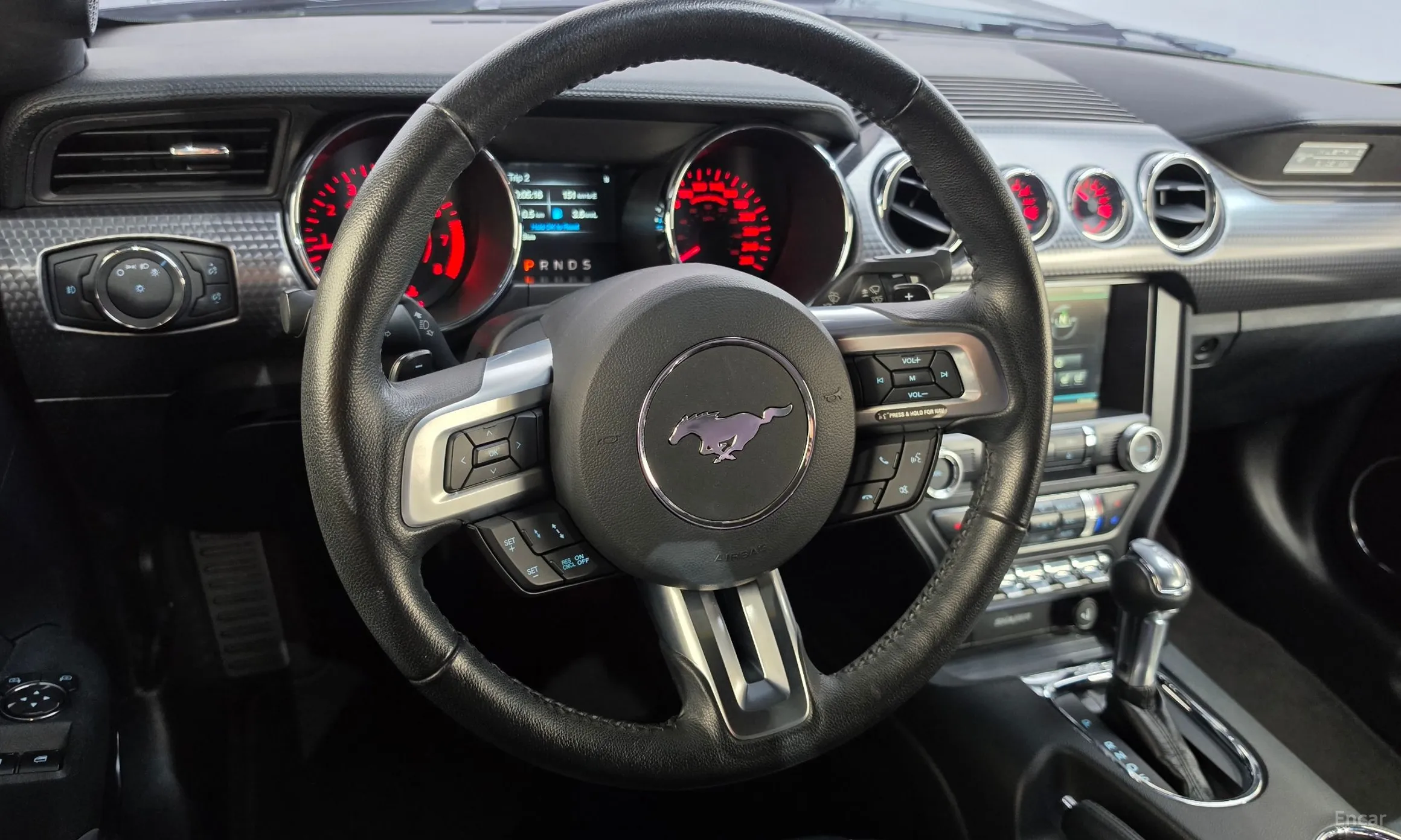 Ford Mustang превью 13