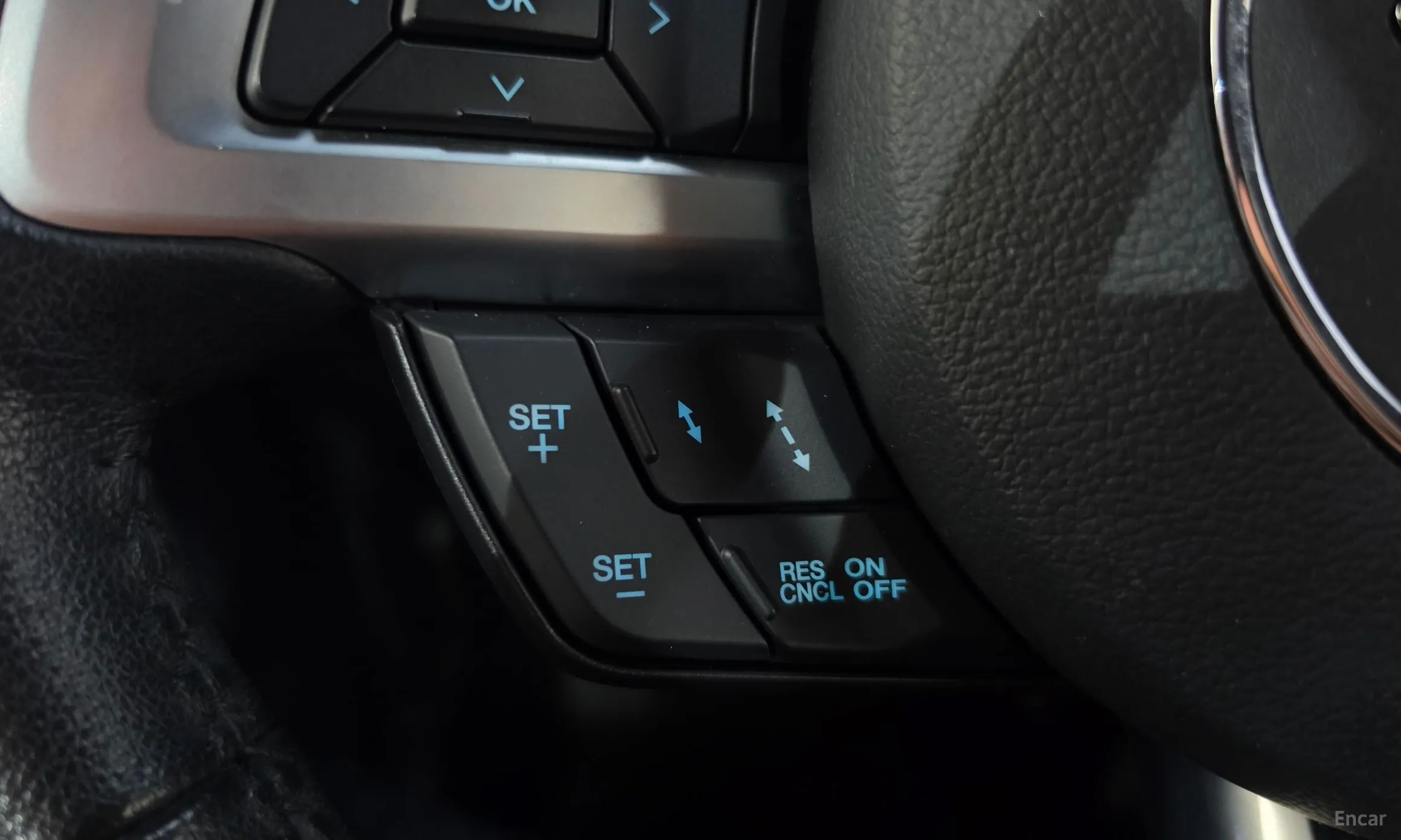 Ford Mustang превью 17