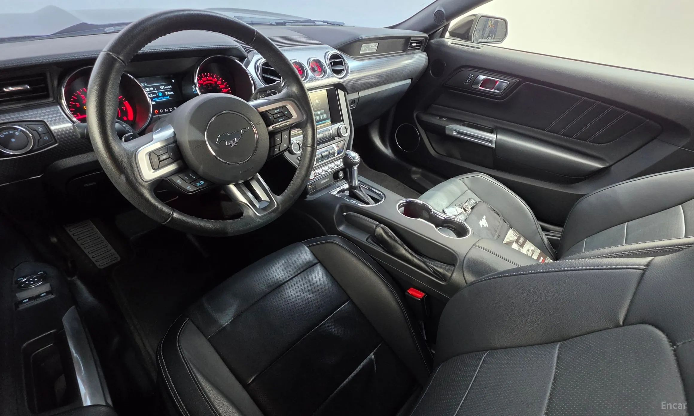 Ford Mustang превью 7