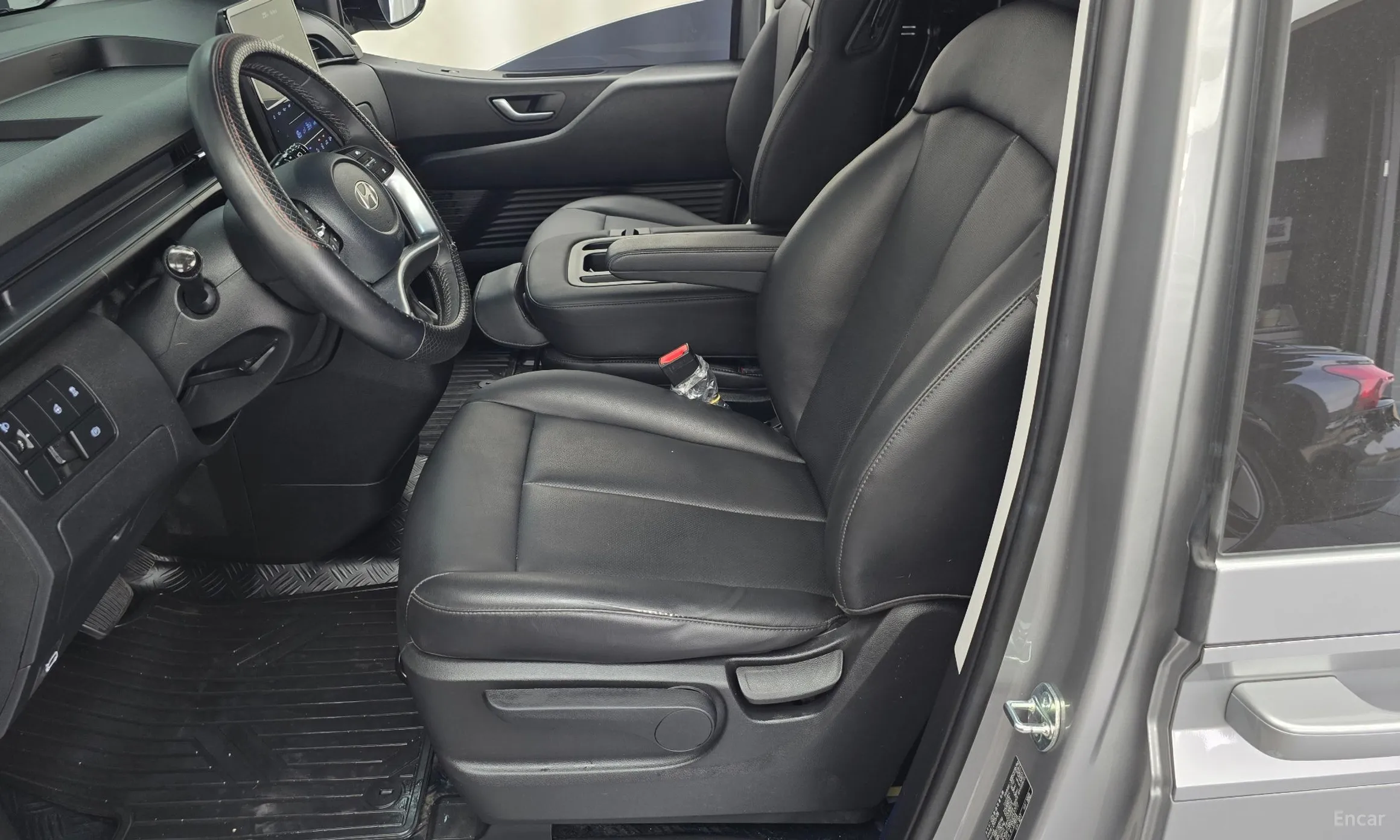 Hyundai Staria превью 18