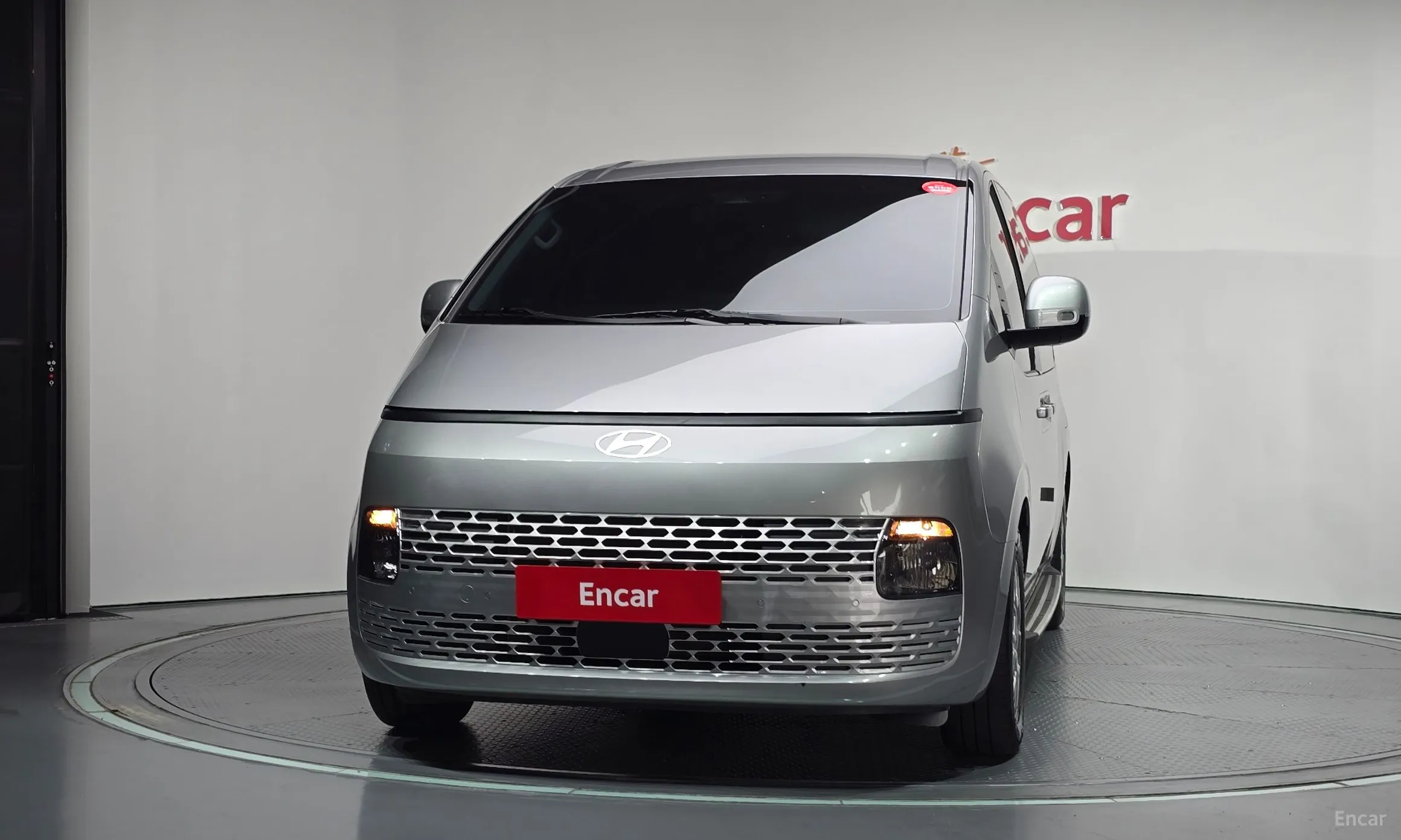 Hyundai Staria превью 3