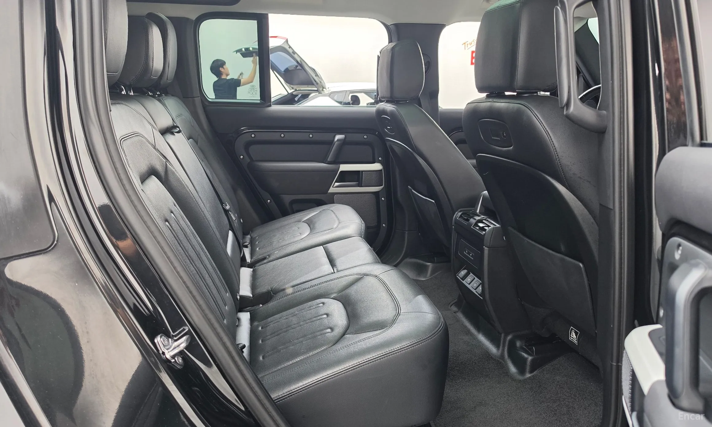 Land Rover Defender (L663) превью 11