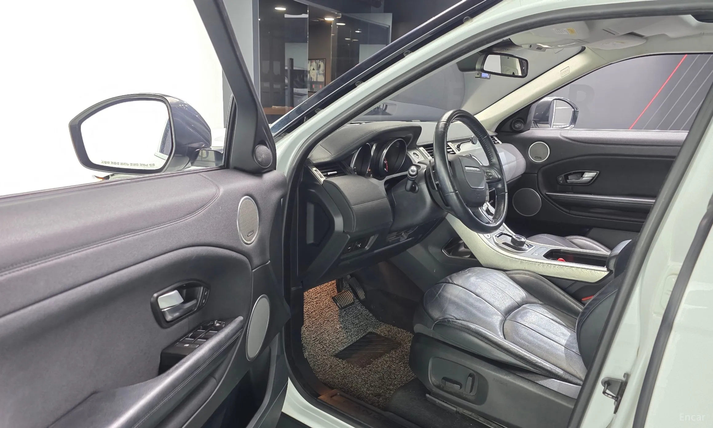 Land Rover Range Rover Evoque превью 10