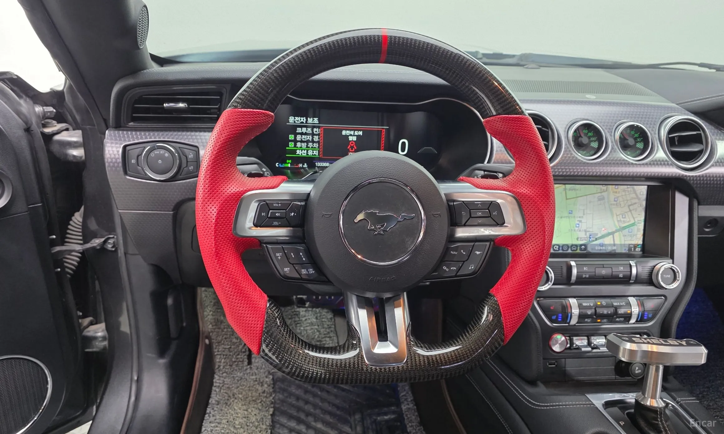 Ford Mustang превью 13