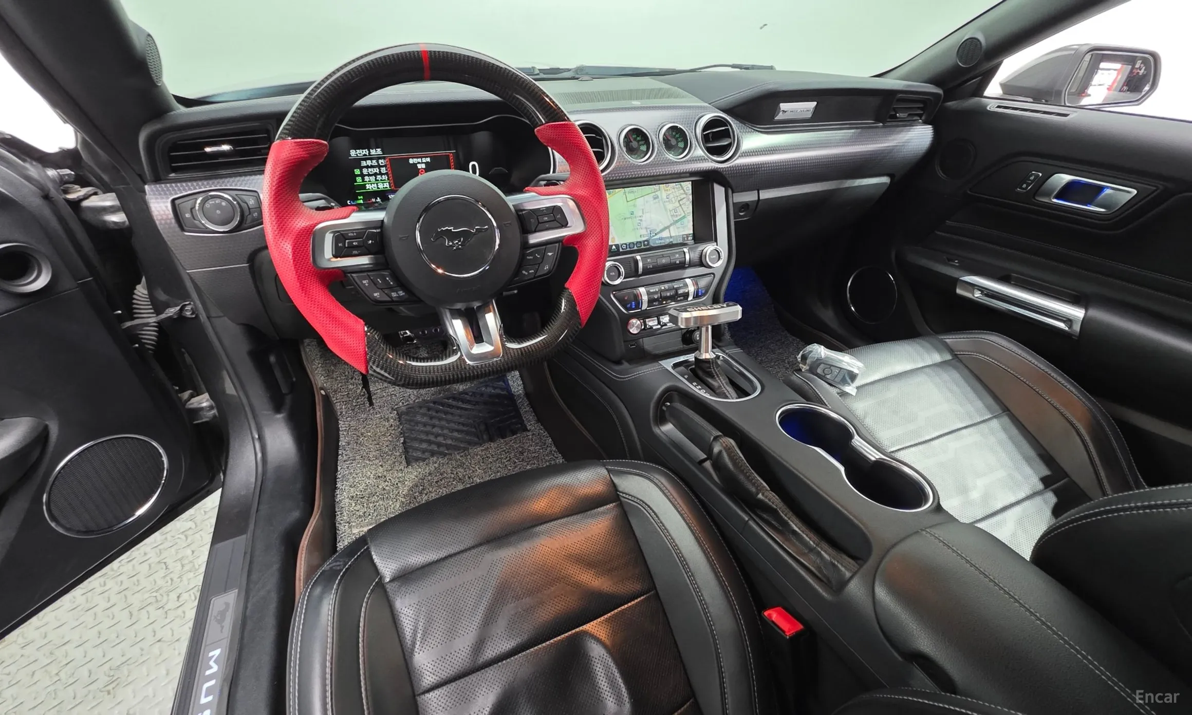 Ford Mustang превью 7