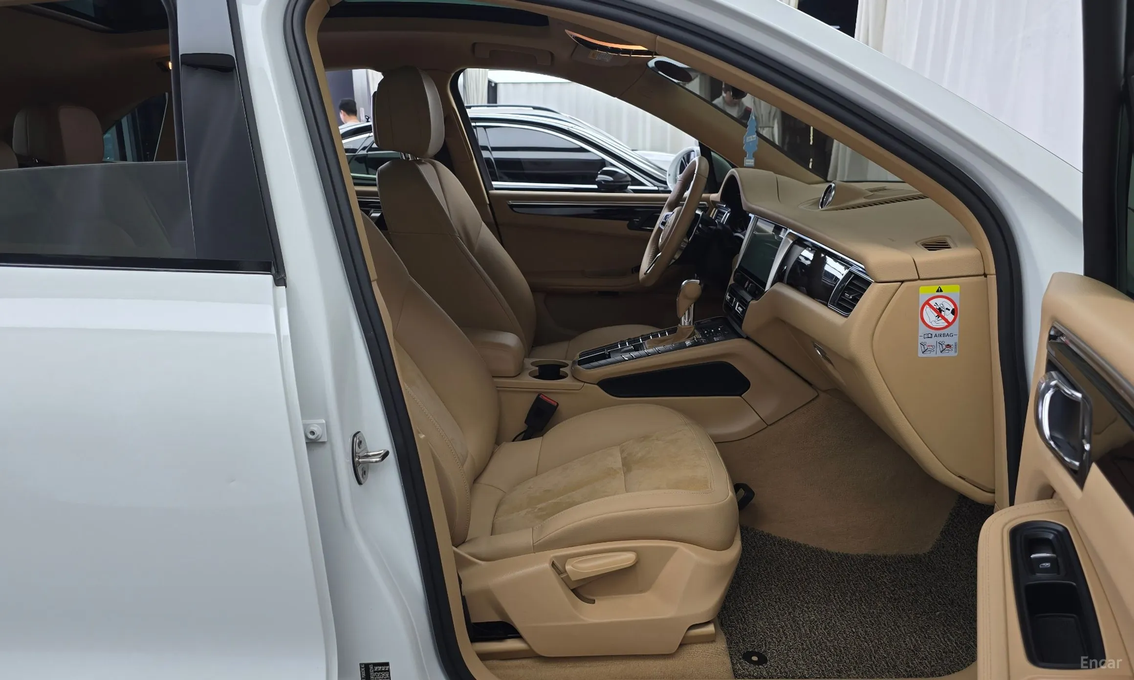 Porsche Macan превью 11