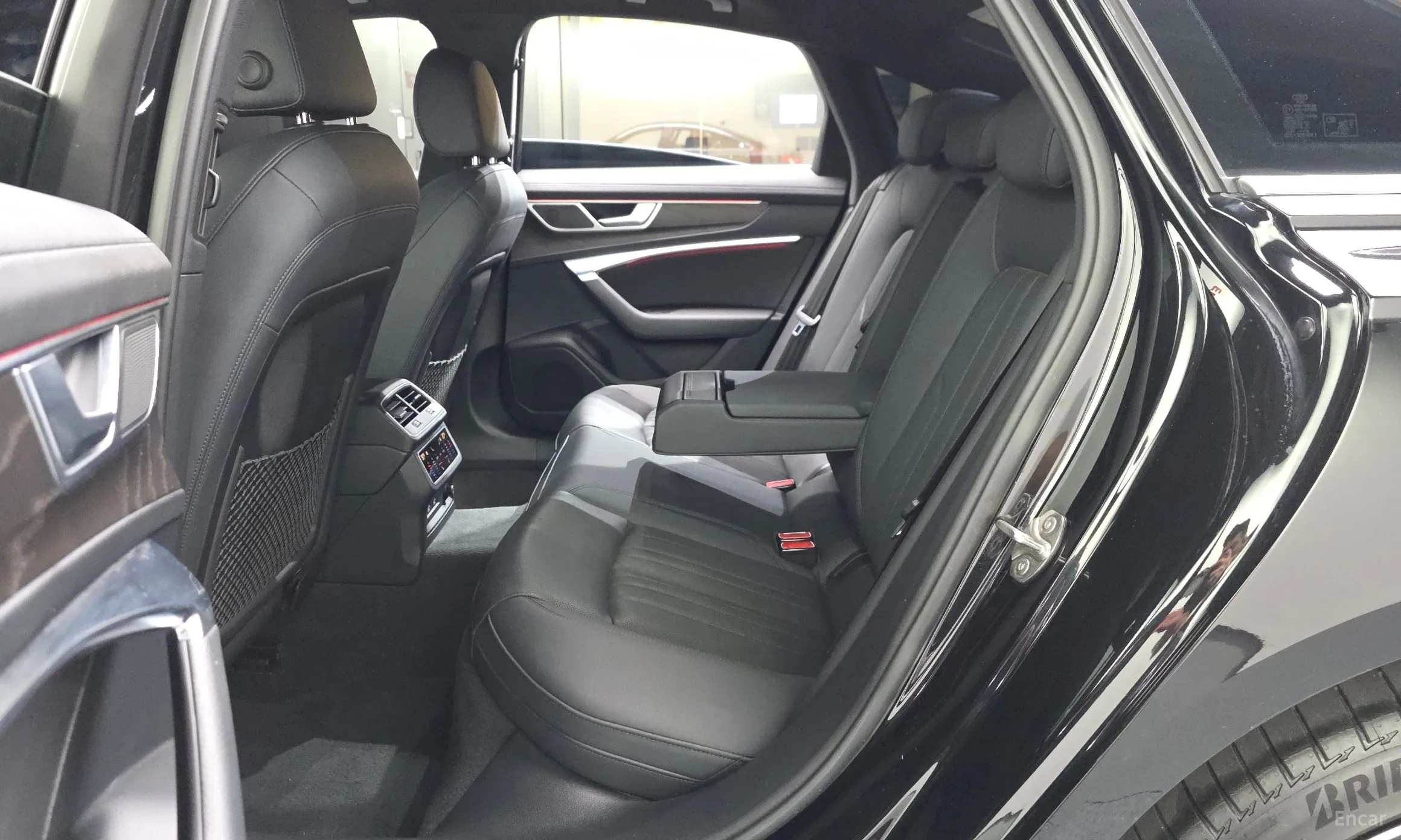 Audi A6 (C8) превью 12