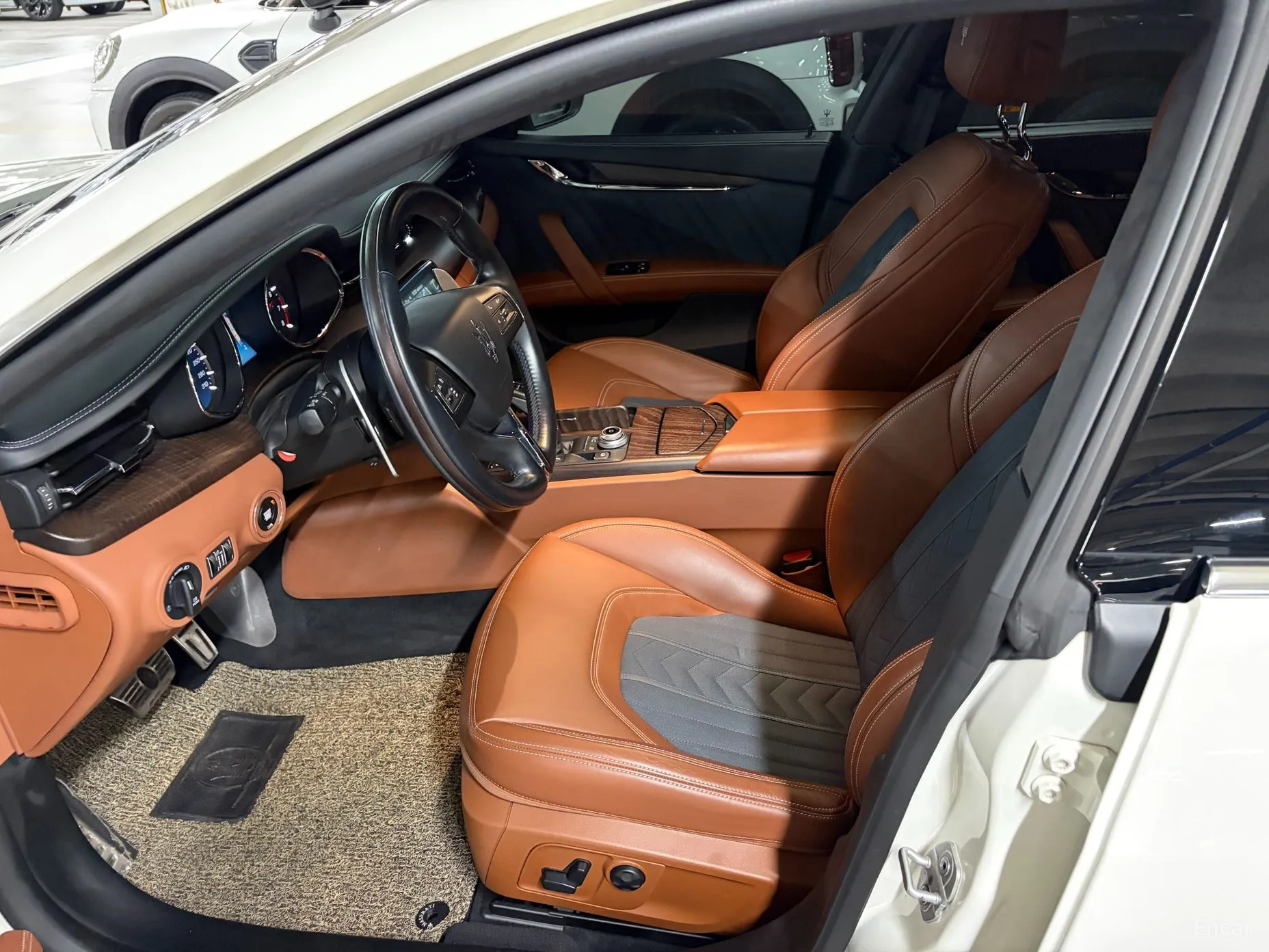 Maserati Quattroporte превью 7