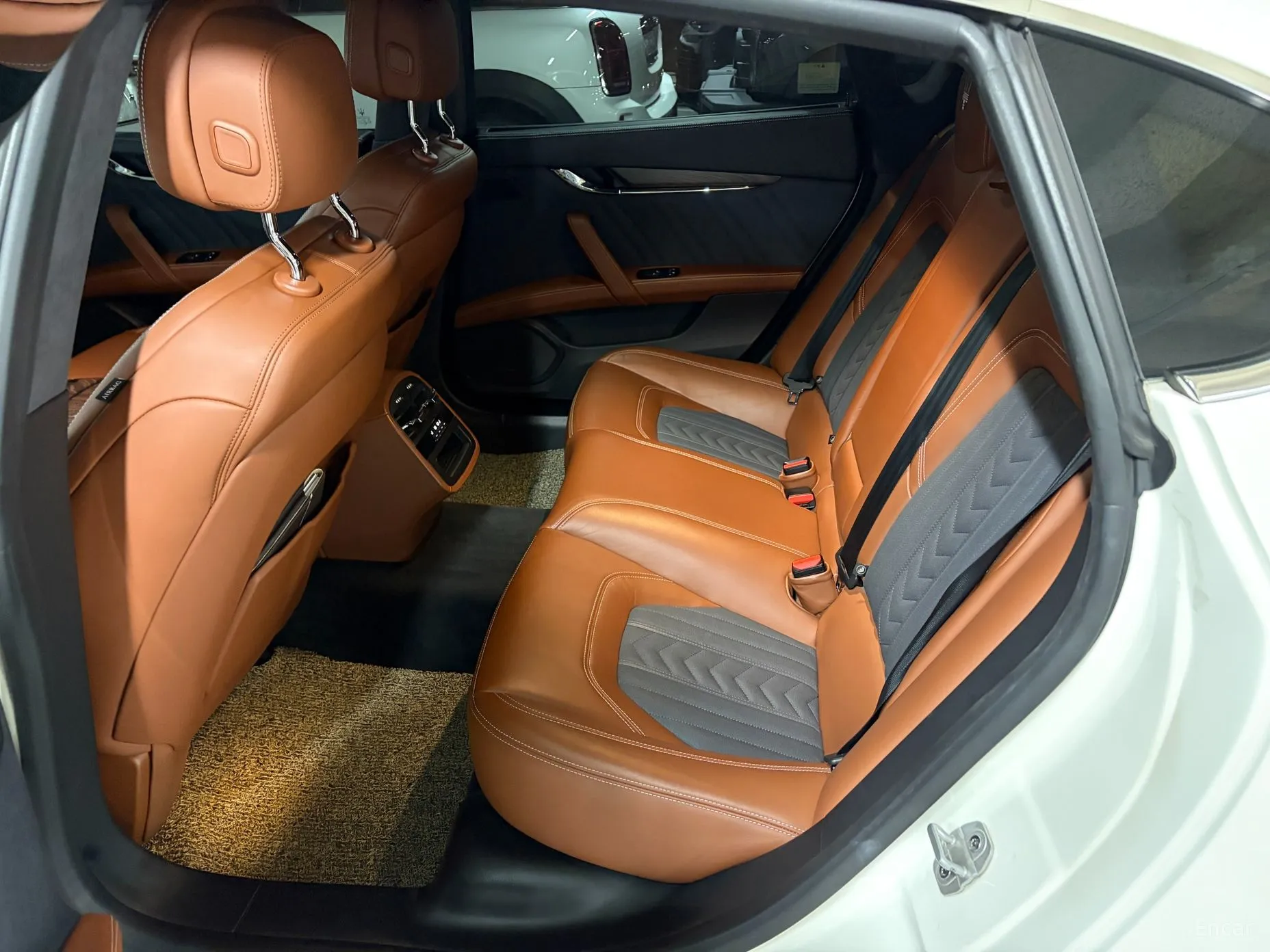 Maserati Quattroporte превью 8