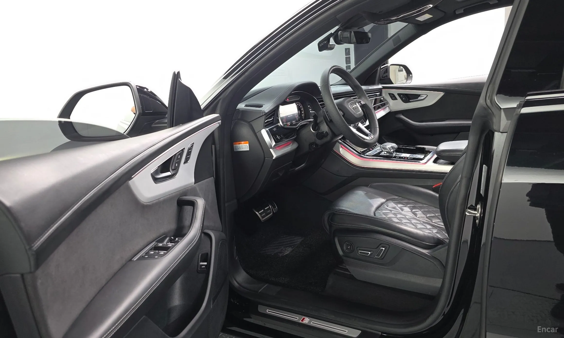 Audi Q8 (4M) превью 10
