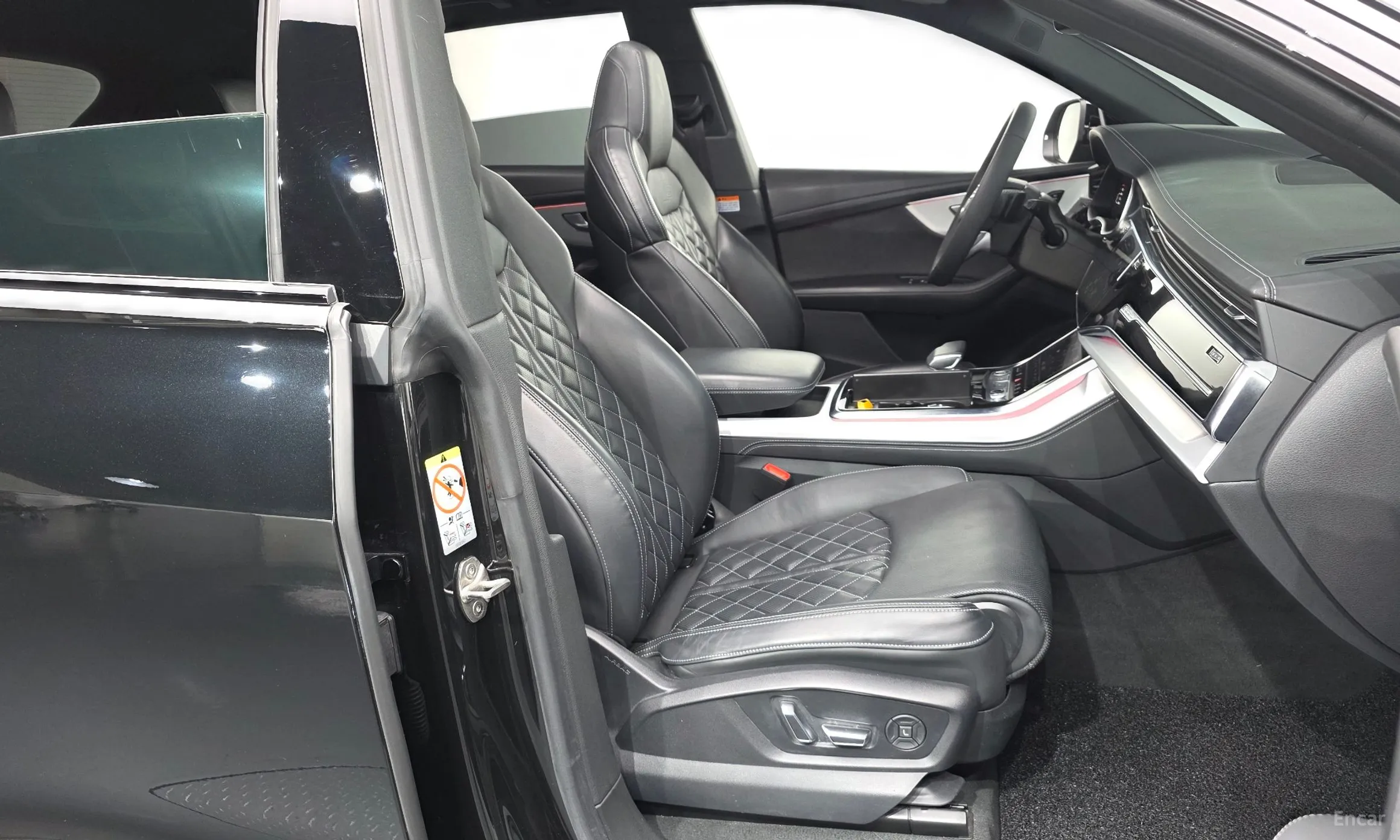 Audi Q8 (4M) превью 11
