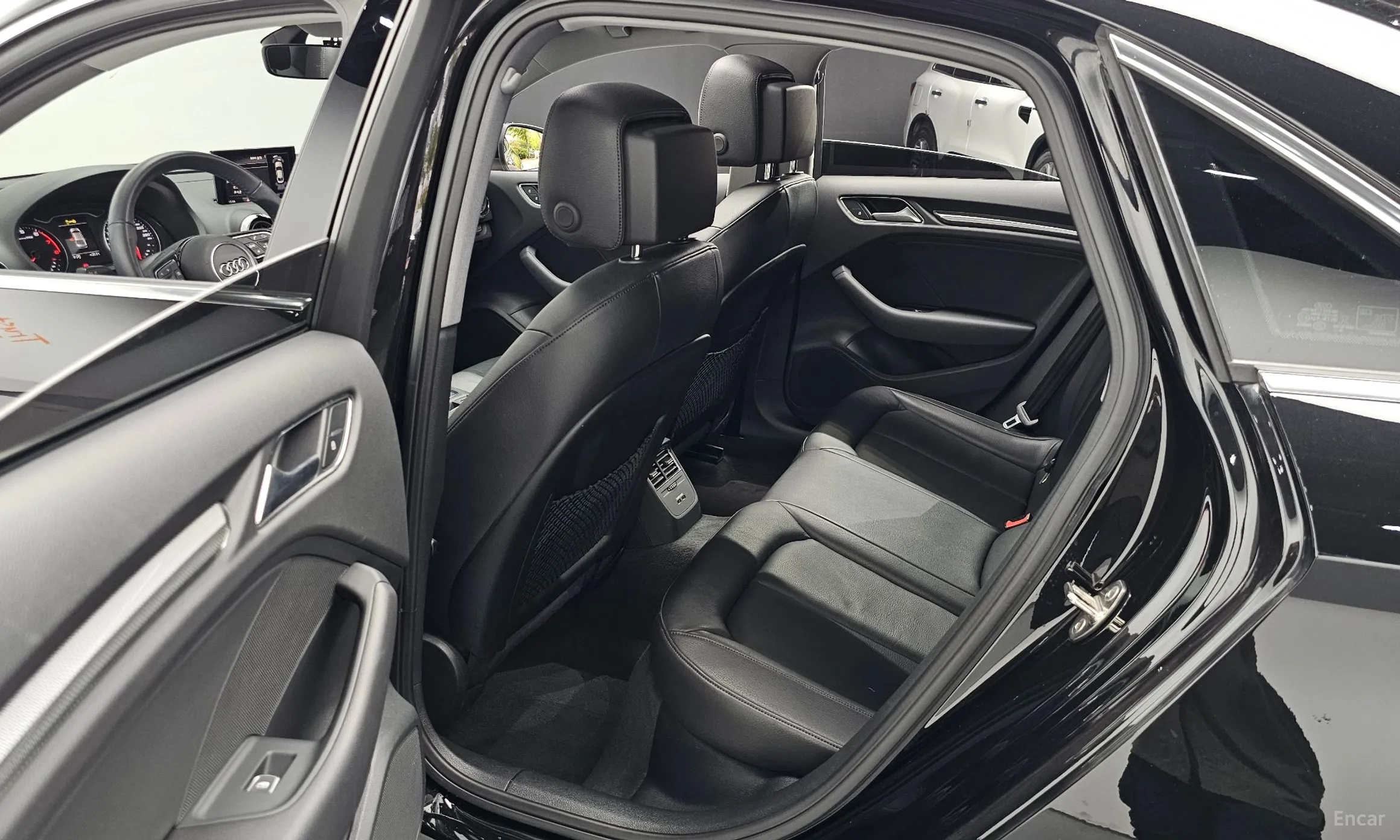 Audi New A3 превью 11