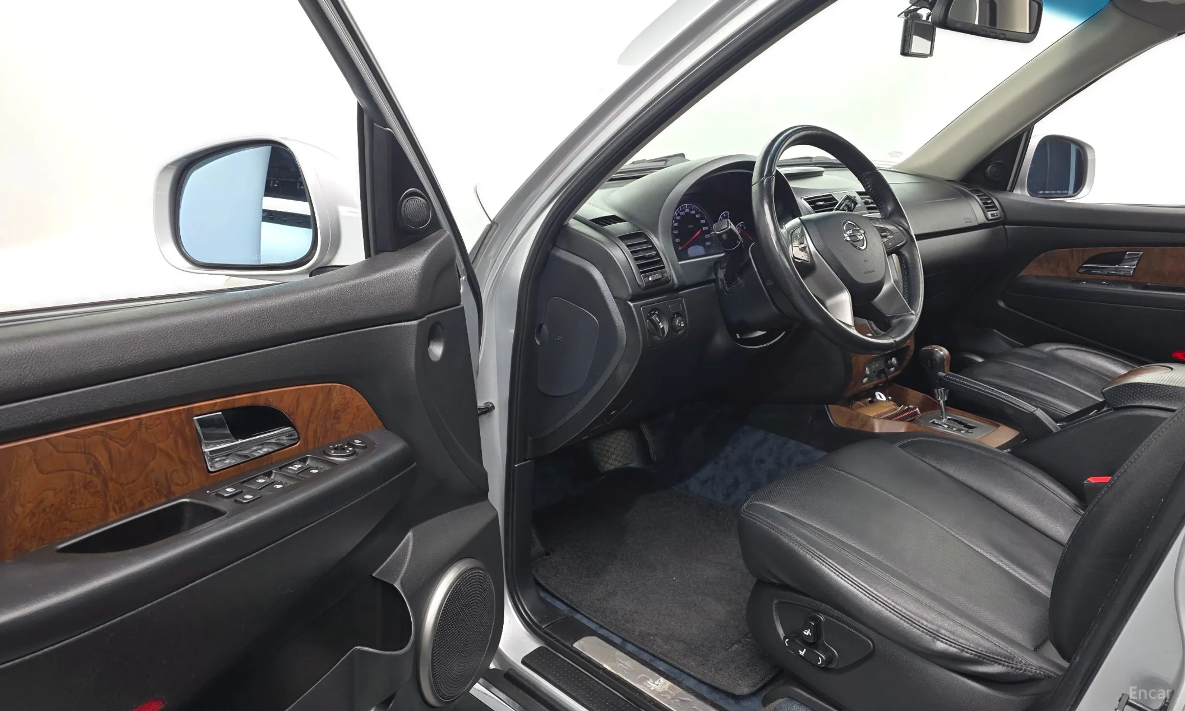 KG Mobility (SsangYong) Rexton W превью 10