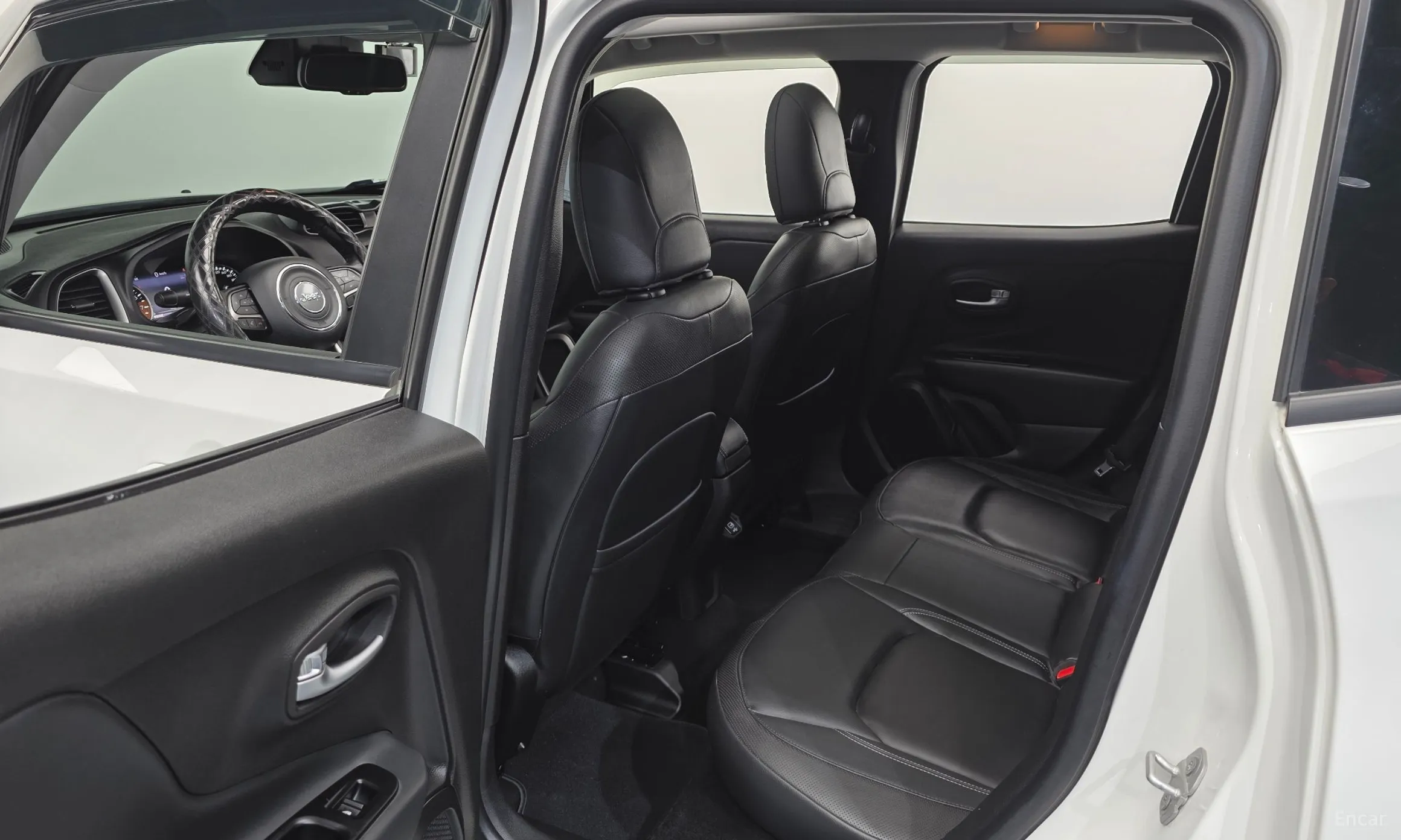Jeep Renegade превью 12