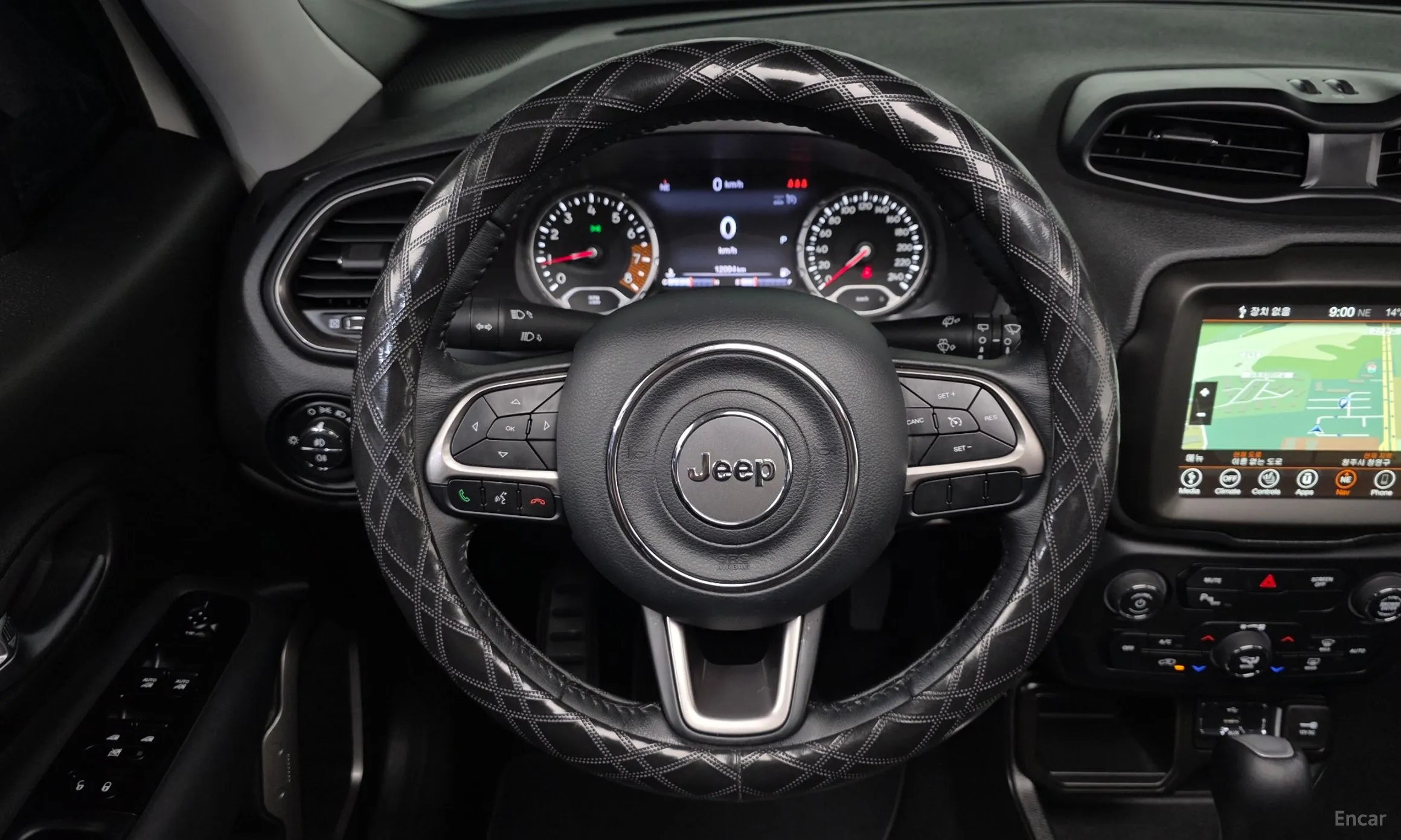 Jeep Renegade превью 14