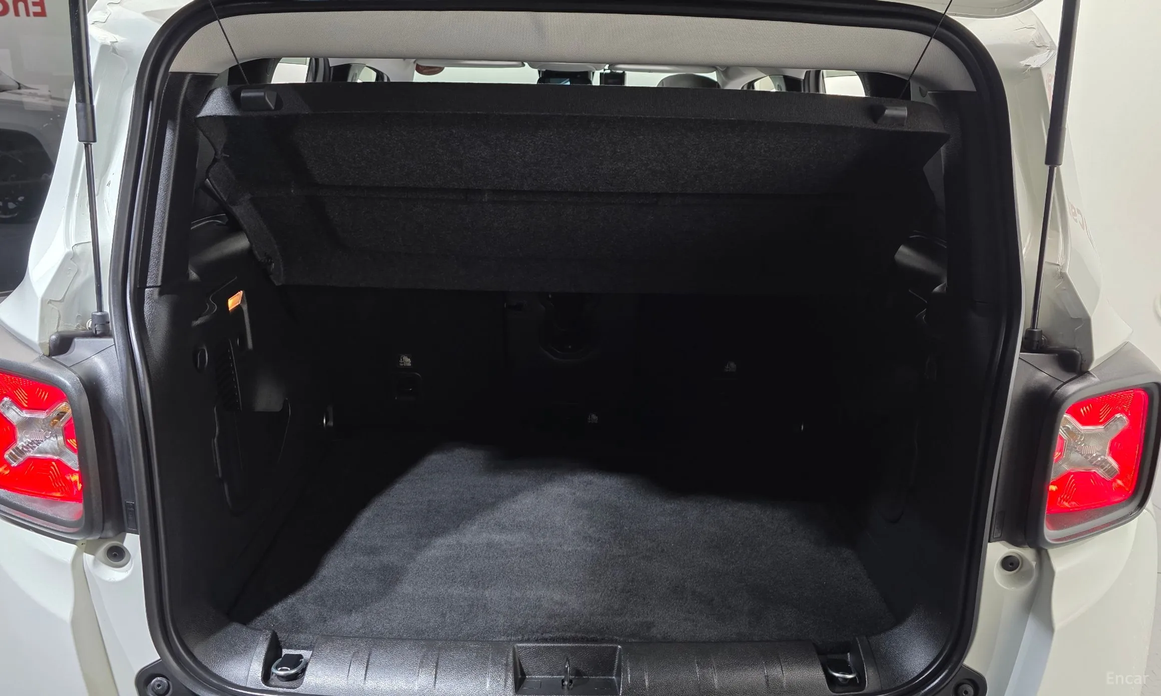 Jeep Renegade превью 16