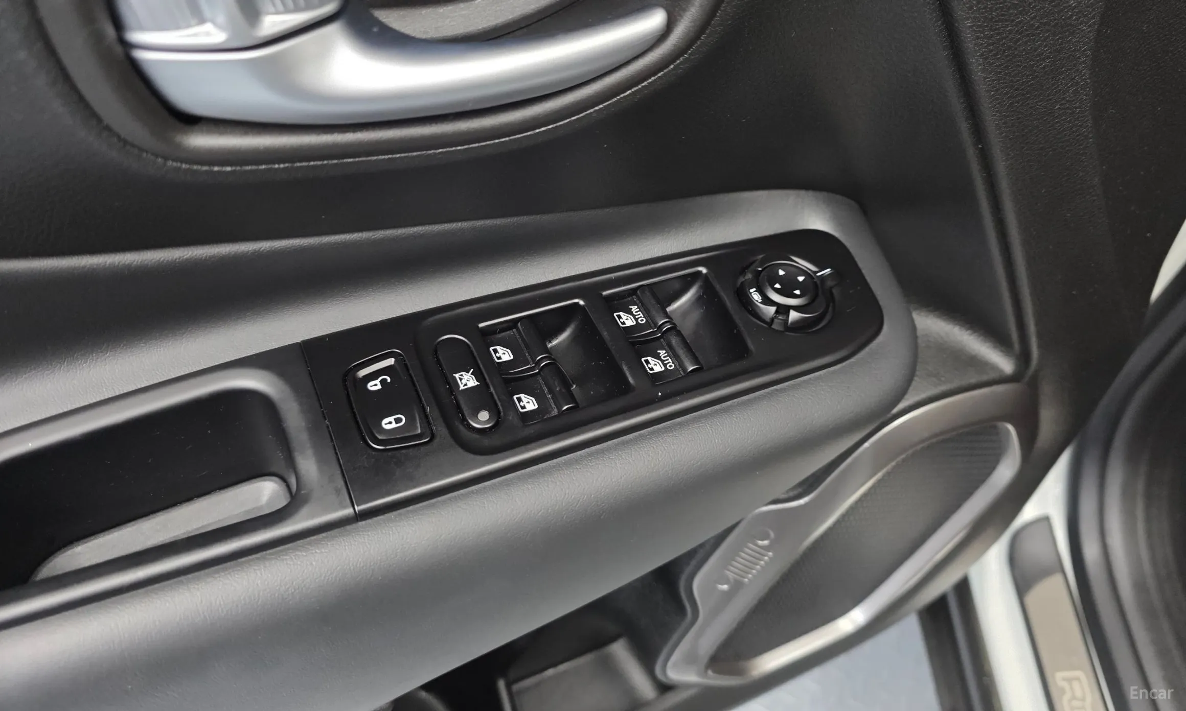 Jeep Renegade превью 20