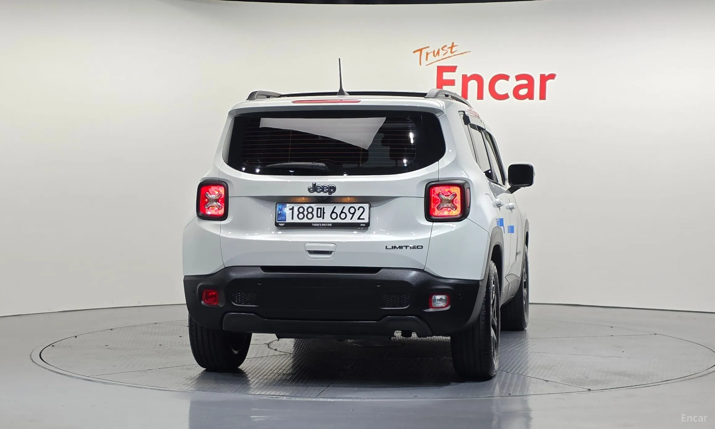 Jeep Renegade превью 4