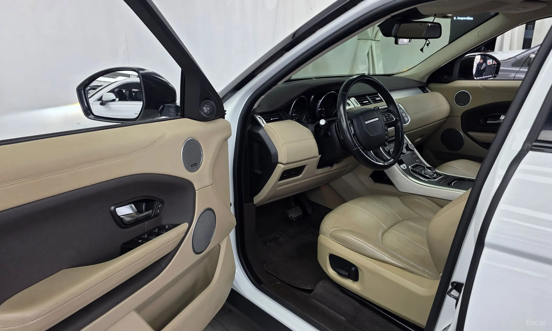 Land Rover Range Rover Evoque превью 10