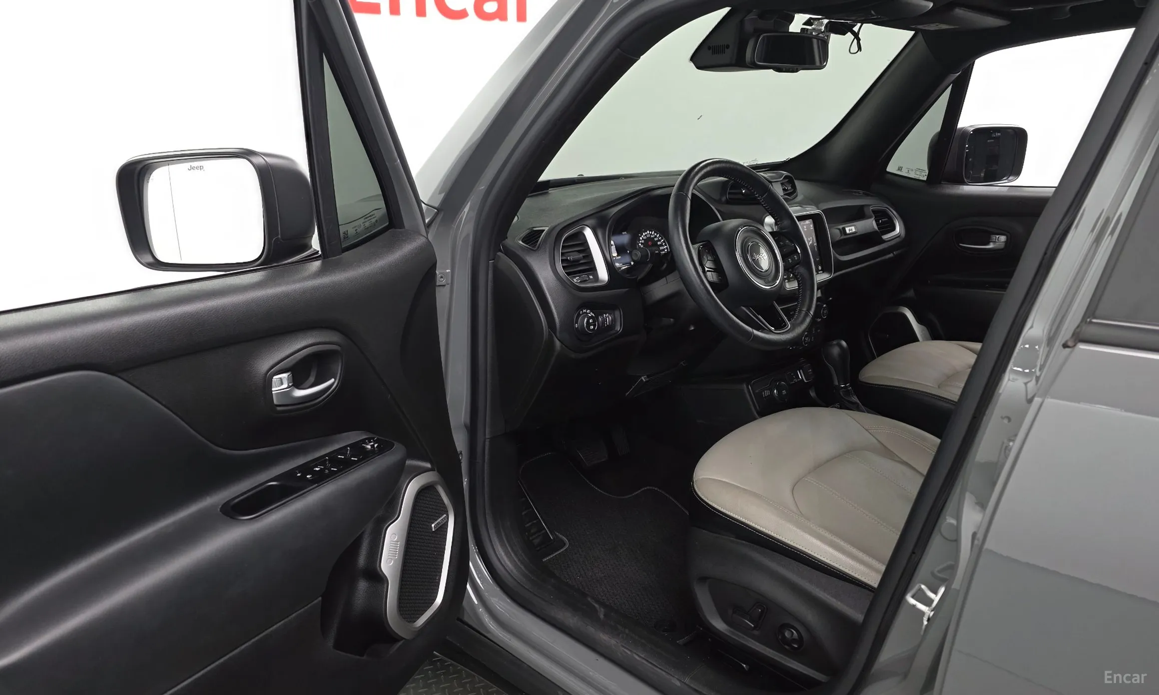 Jeep Renegade превью 10