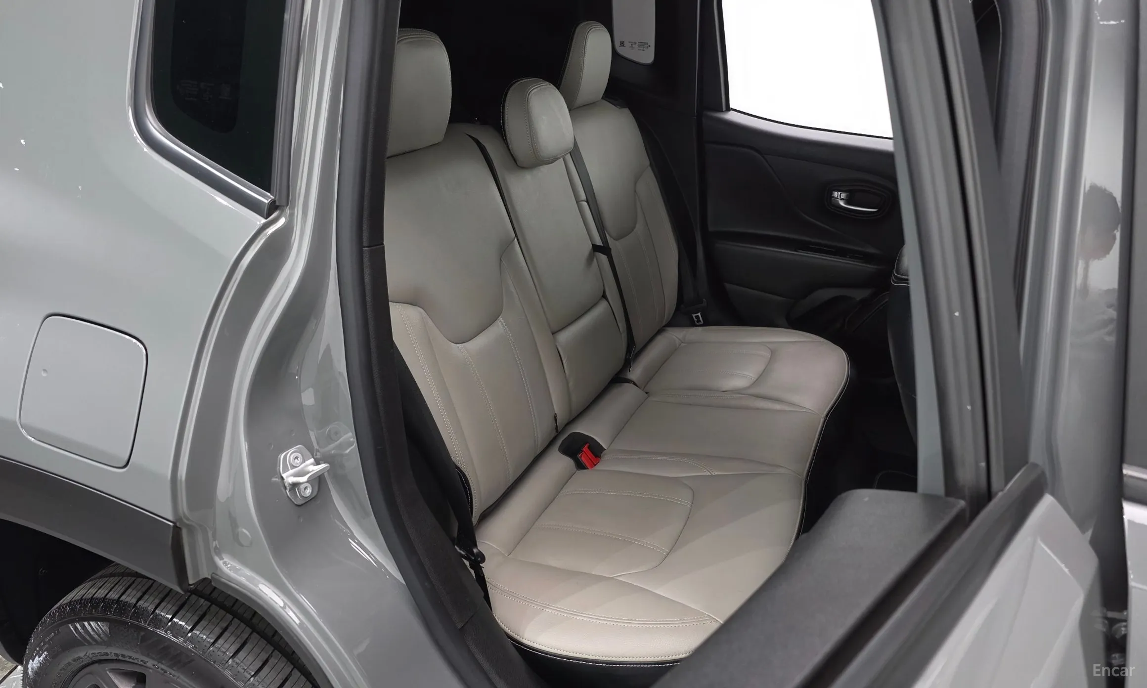 Jeep Renegade превью 12