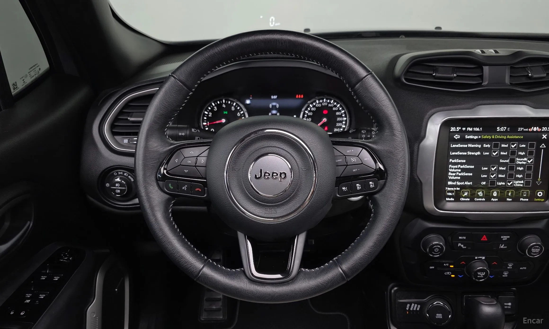 Jeep Renegade превью 14