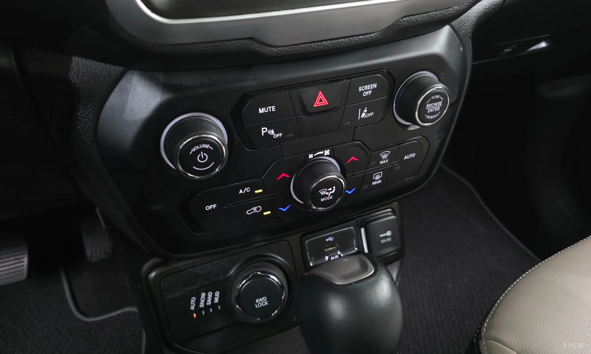 Jeep Renegade превью 17